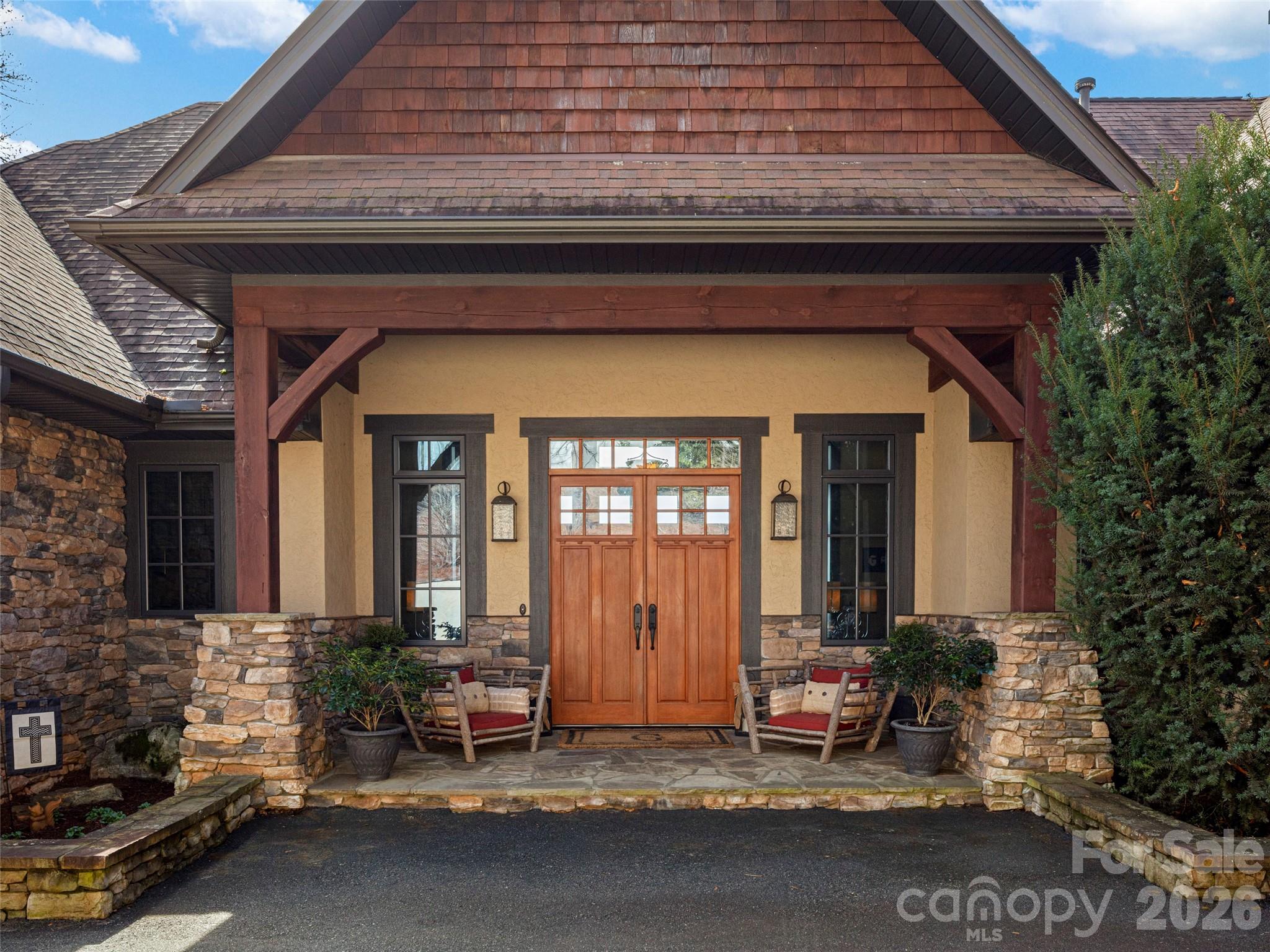 310 S Braeside Court