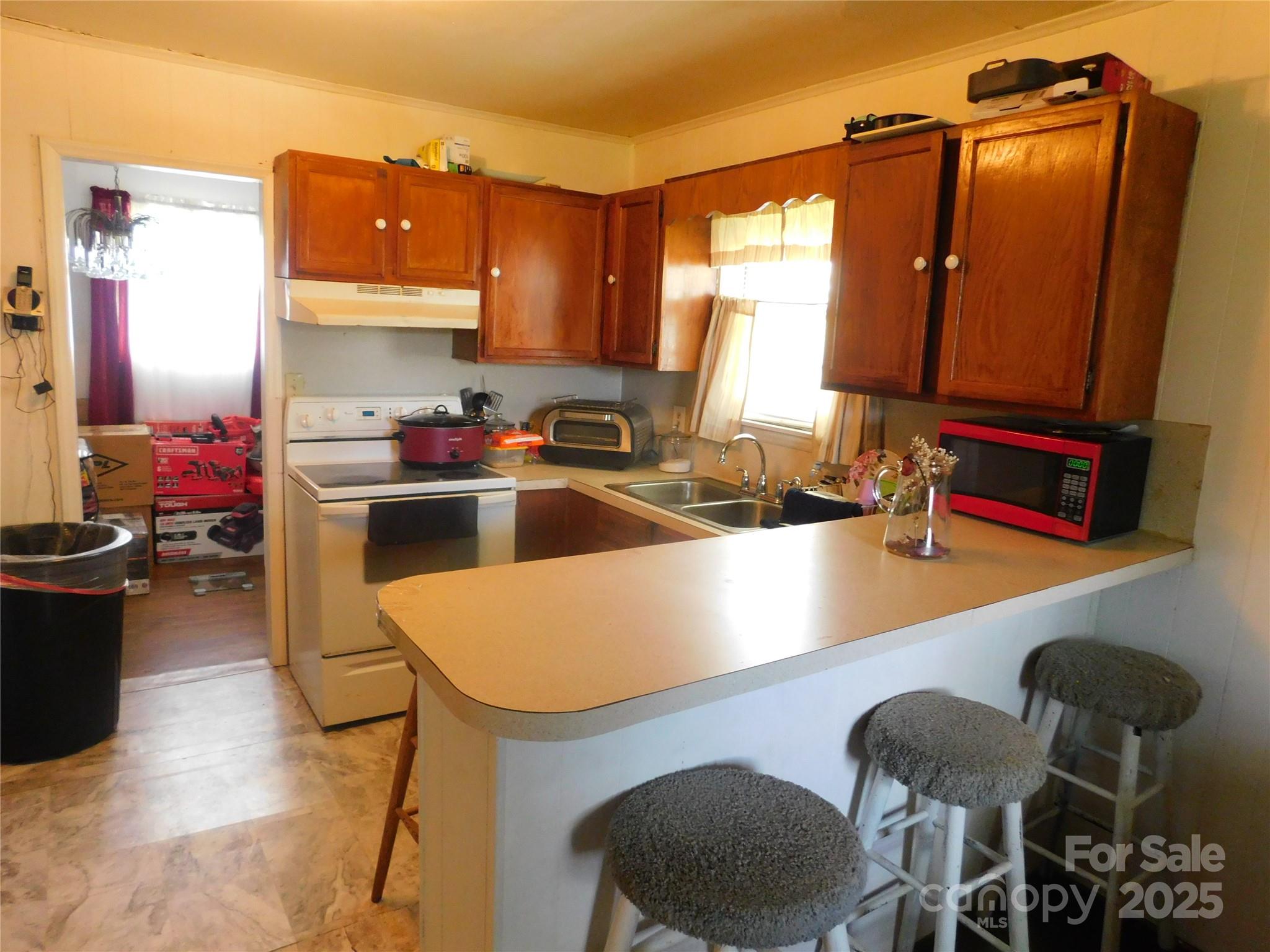 814 Aileen Circle
