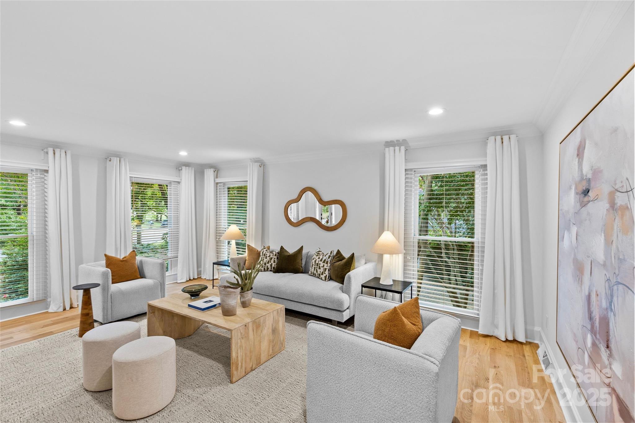 3041 Valencia Terrace