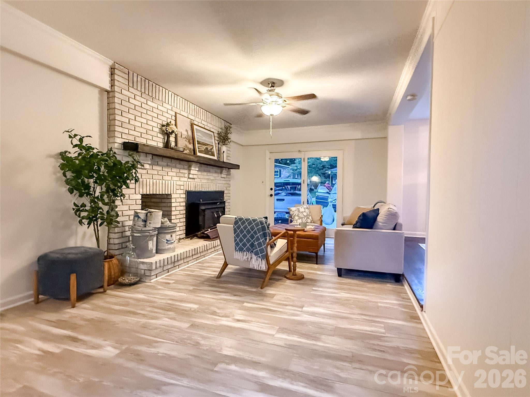 1443 Lynhurst Drive