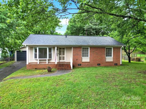 7412 Woodstream Drive Charlotte NC 28210