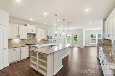 Photo of 1620 Red Leaf Drive, Fort Mill, SC 29715 (MLS # 4402773)