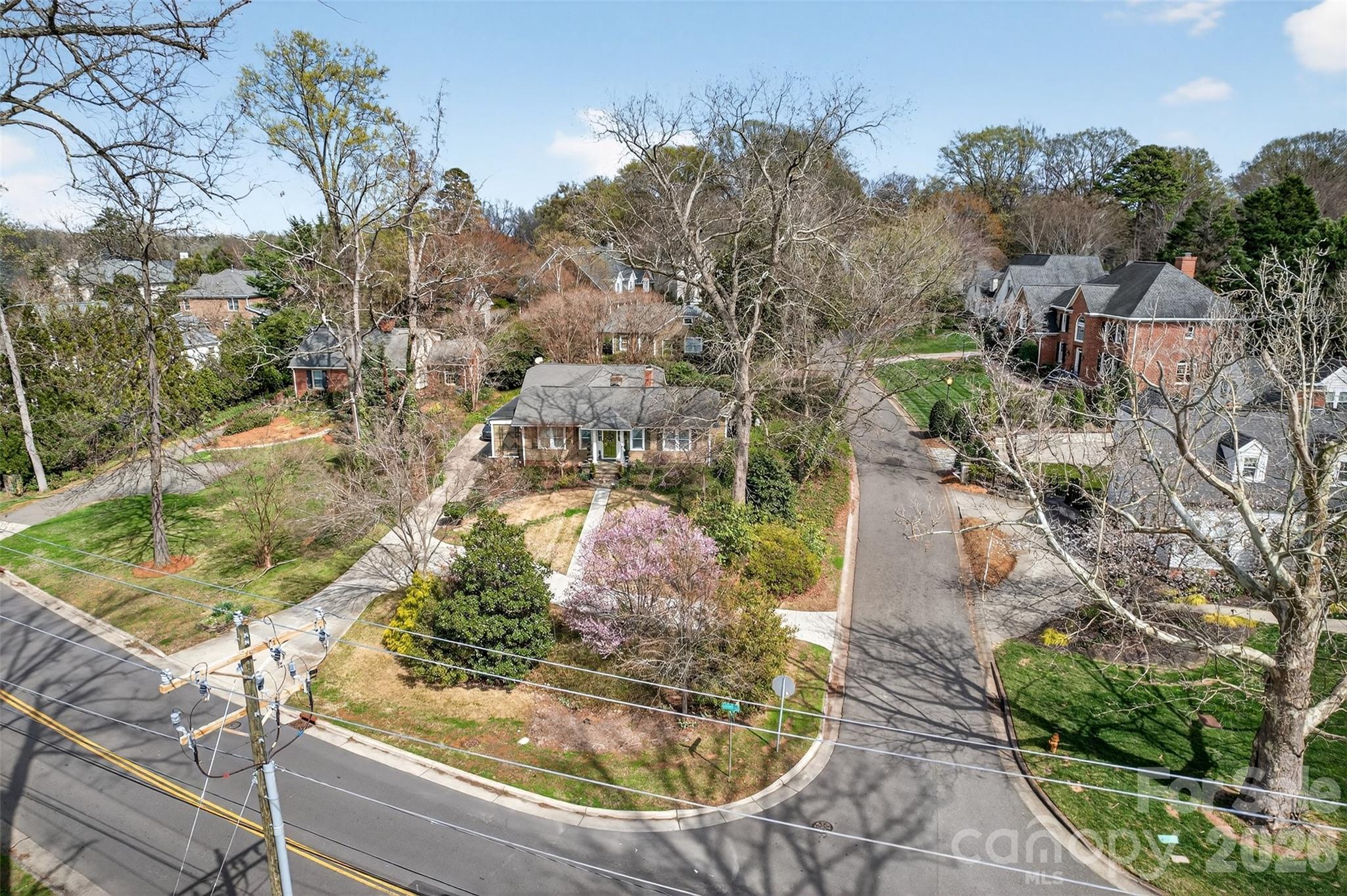 2527 Sharon Road
