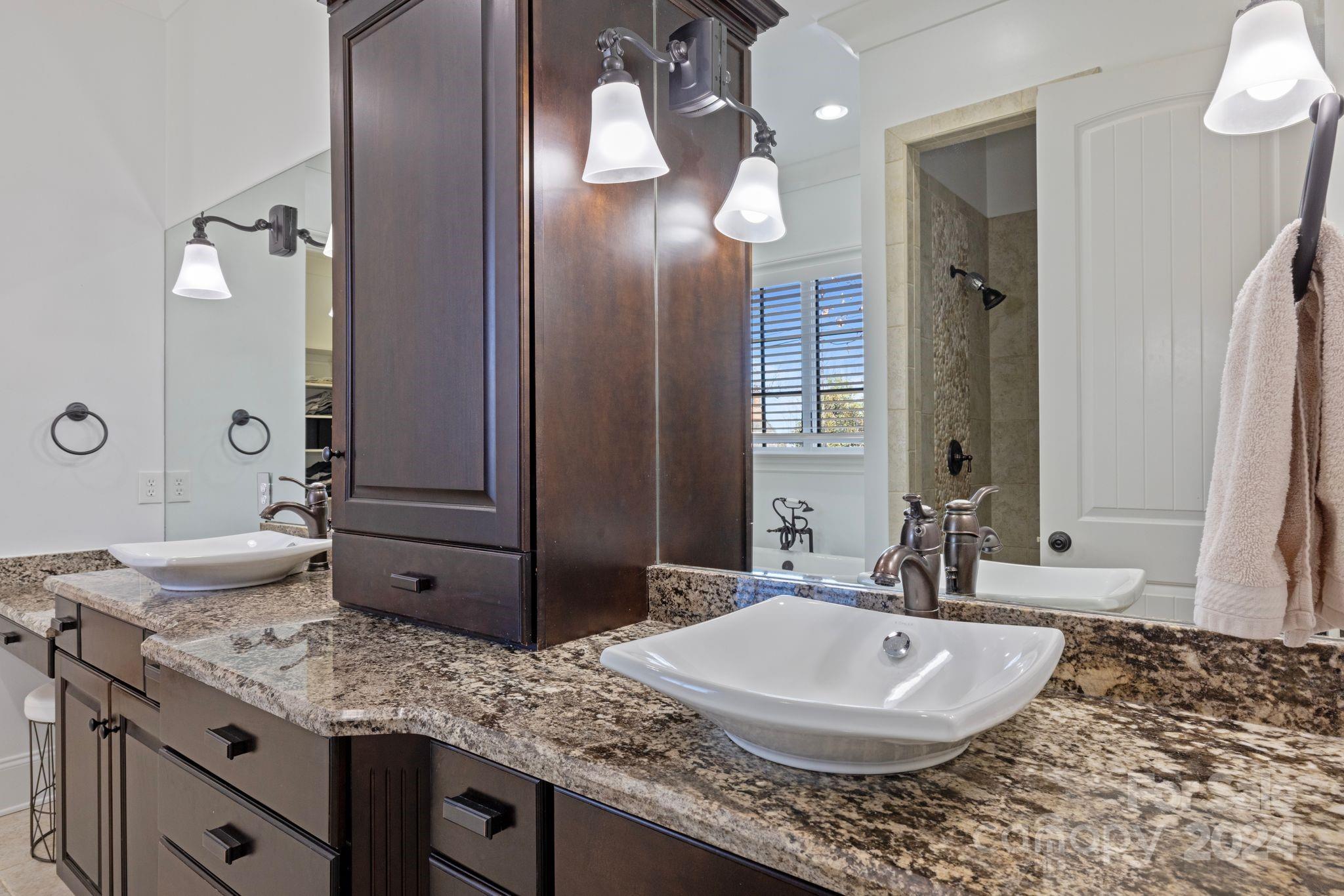 The Peninsula - Residential