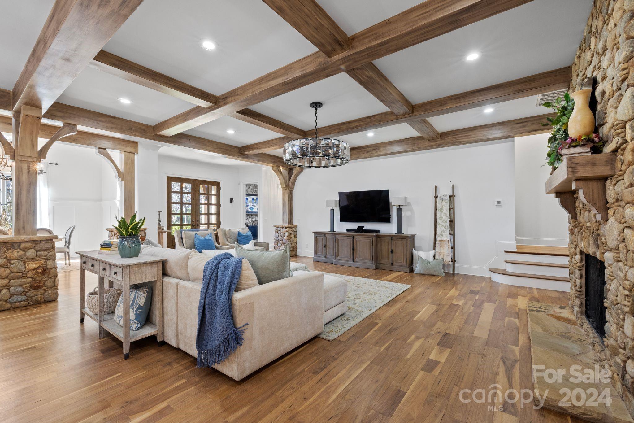 The Peninsula - Residential