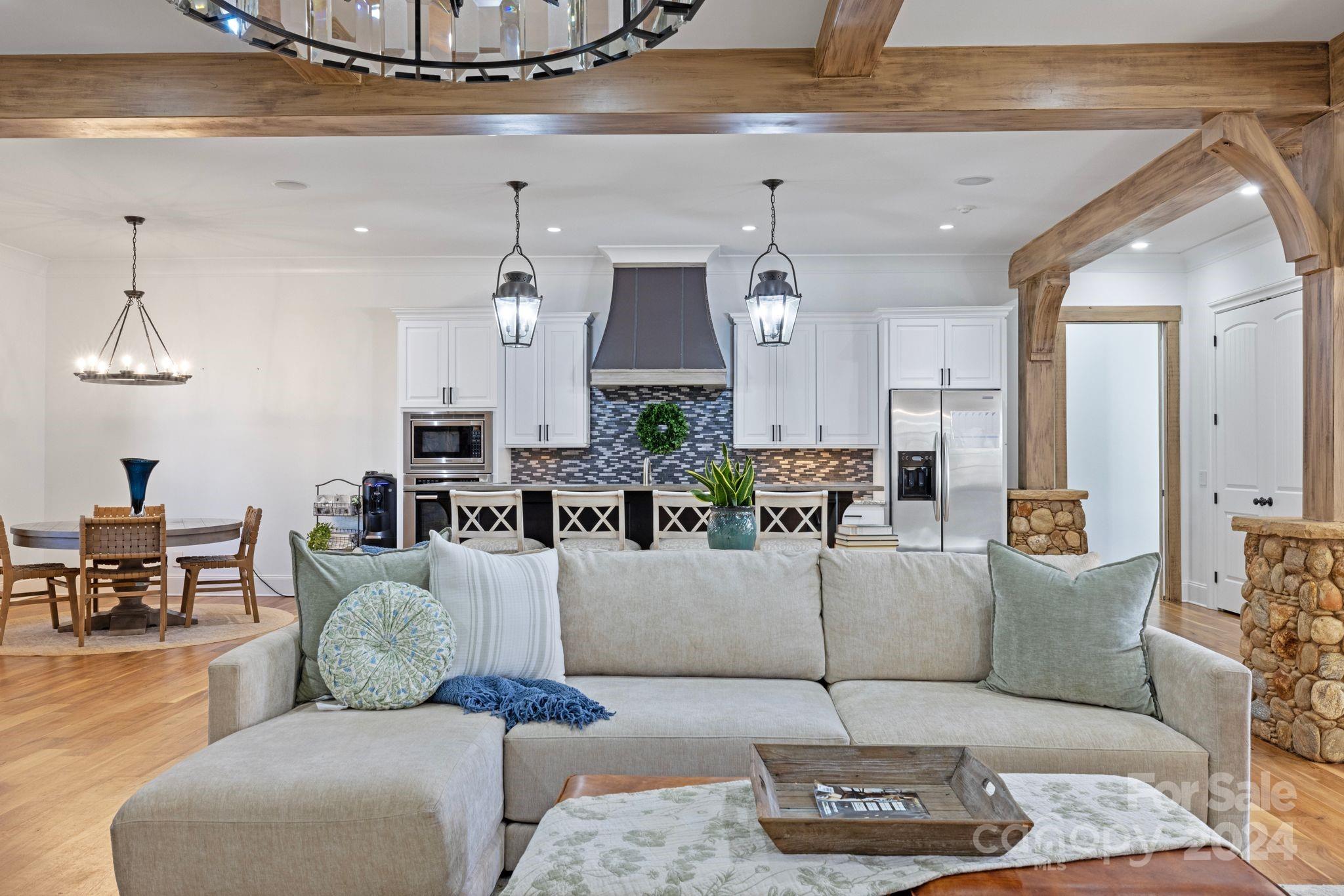 The Peninsula - Residential