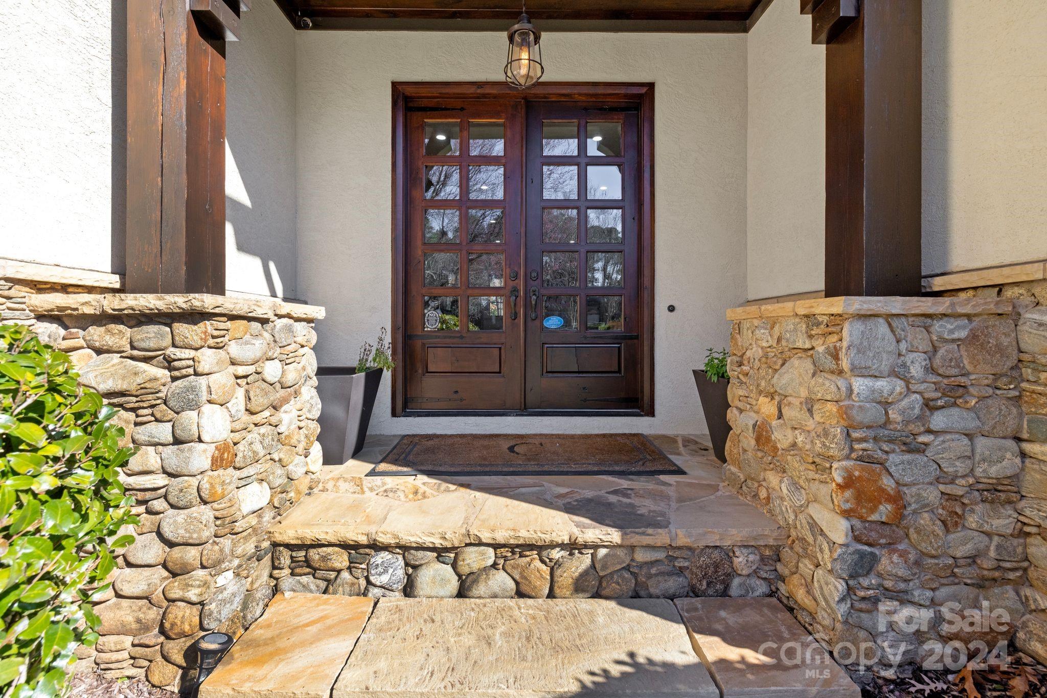 The Peninsula - Residential