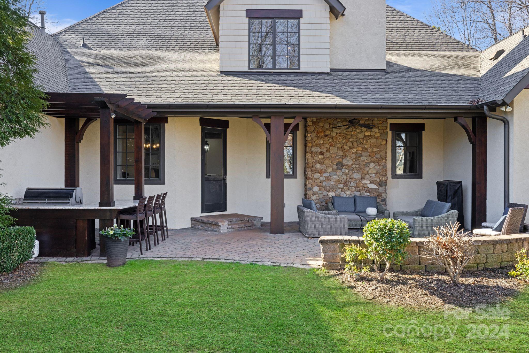 The Peninsula - Residential