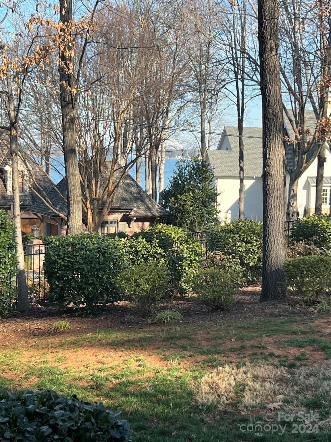 The Peninsula - Residential