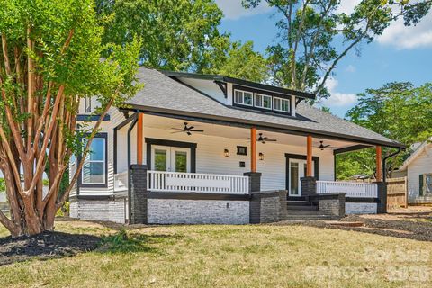Photo of 616 14th Street SW, Hickory, NC 28602 (MLS # 4385647)