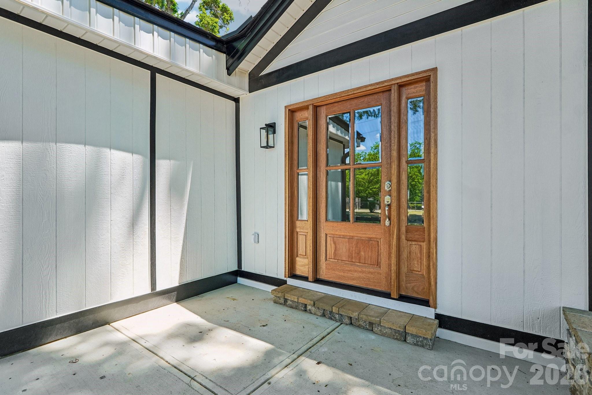 616 14th Street SW