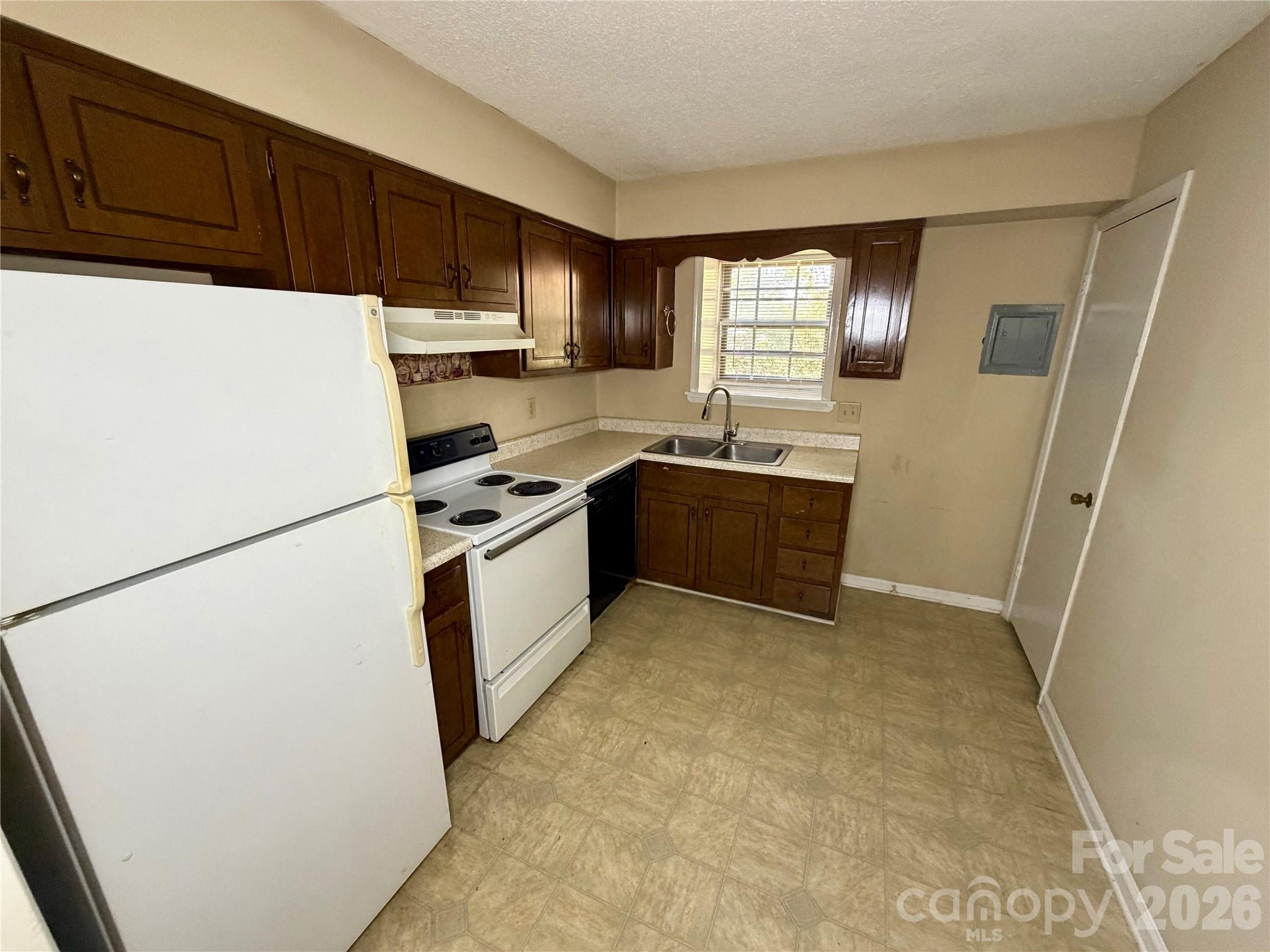 5805 Hunting Ridge Lane J