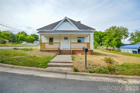 Photo of 730 W Oakwood Avenue, Albemarle, NC 28001 (MLS # 4380173)
