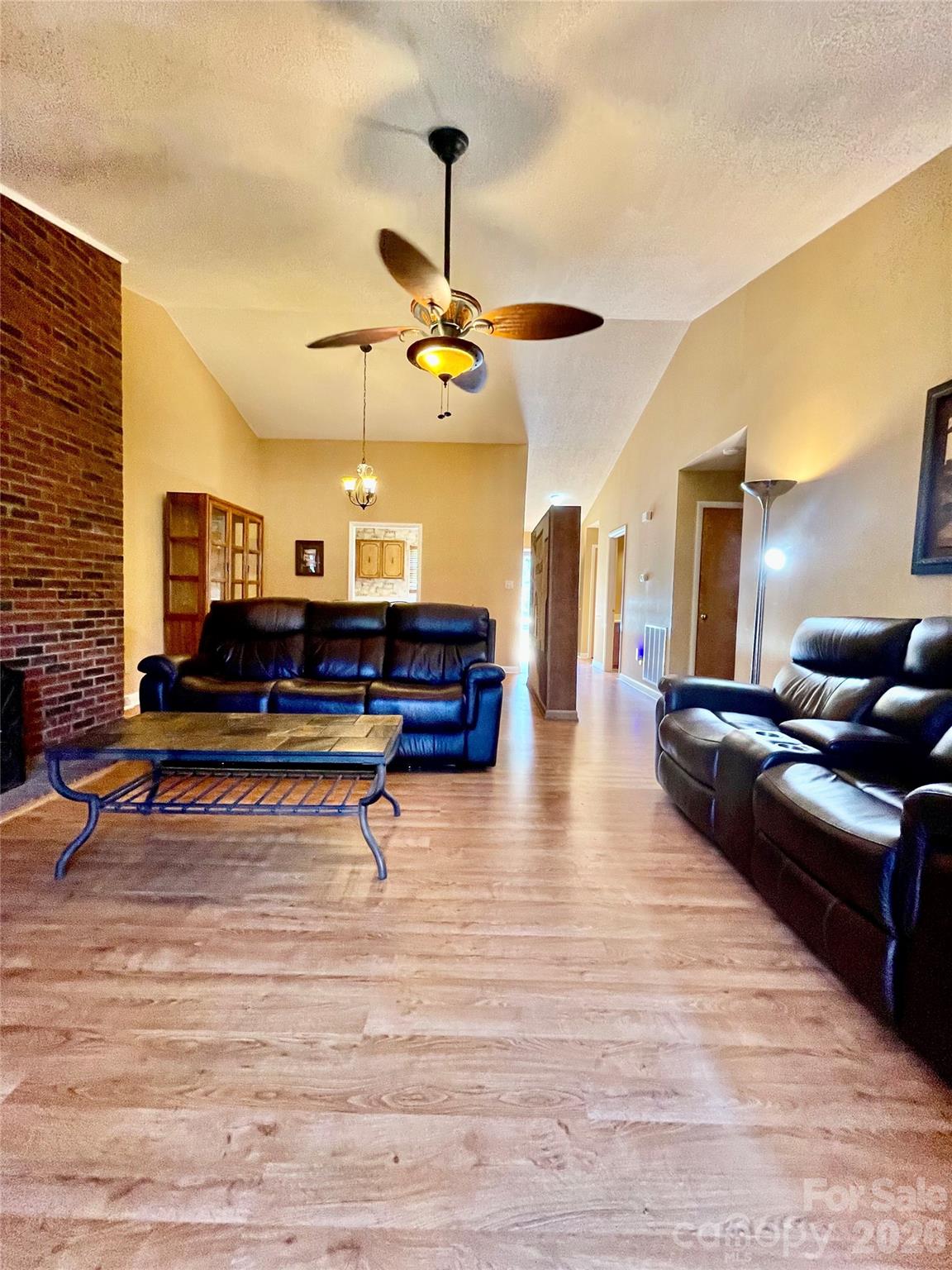 1300 Larchmont Place 701