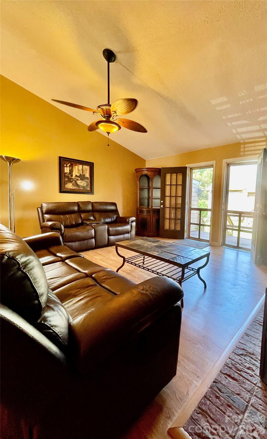 1300 Larchmont Place 701