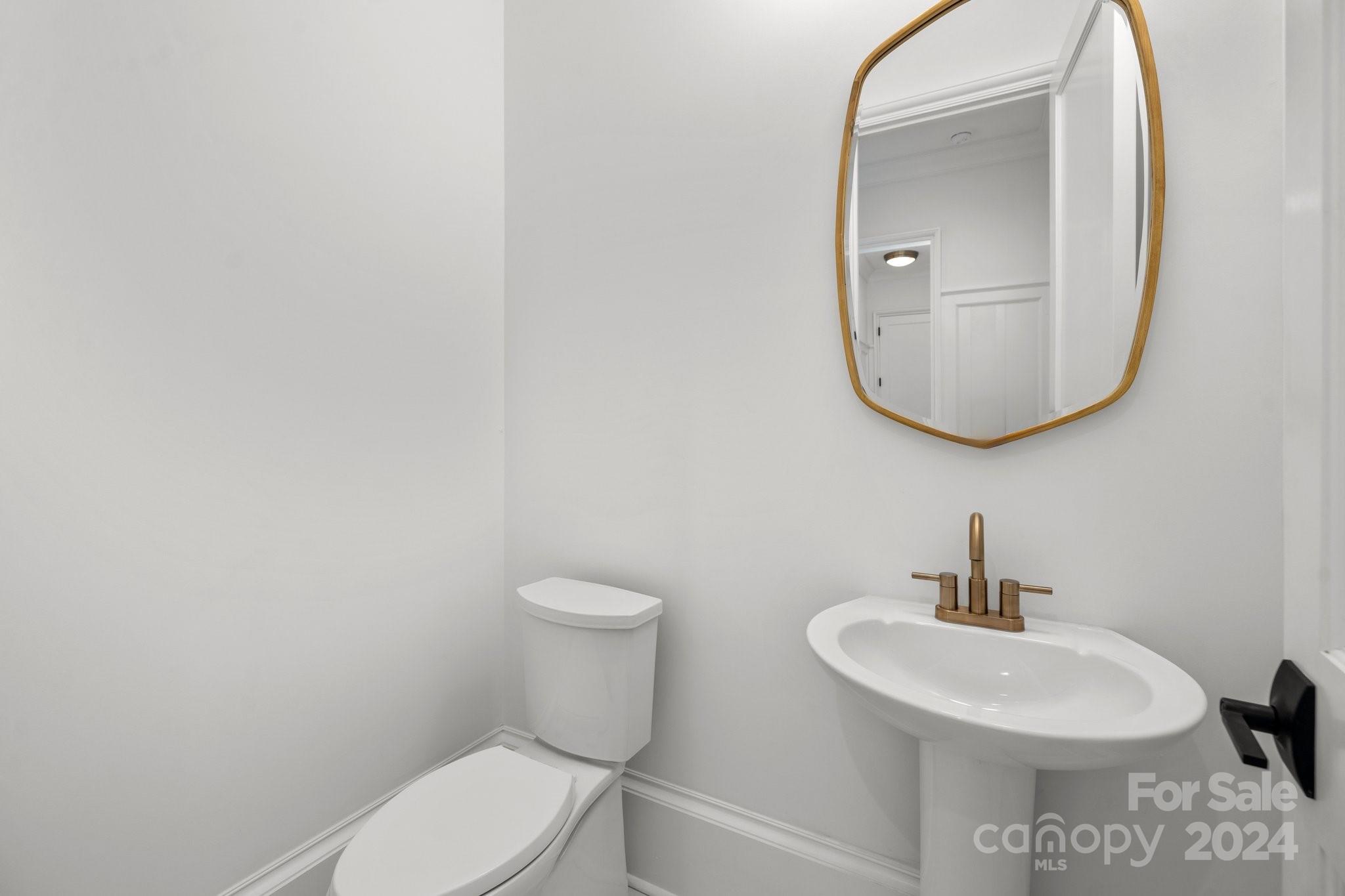 Chateau Sardis - Residential