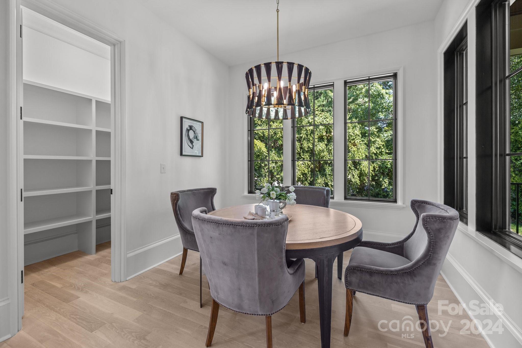 Chateau Sardis - Residential