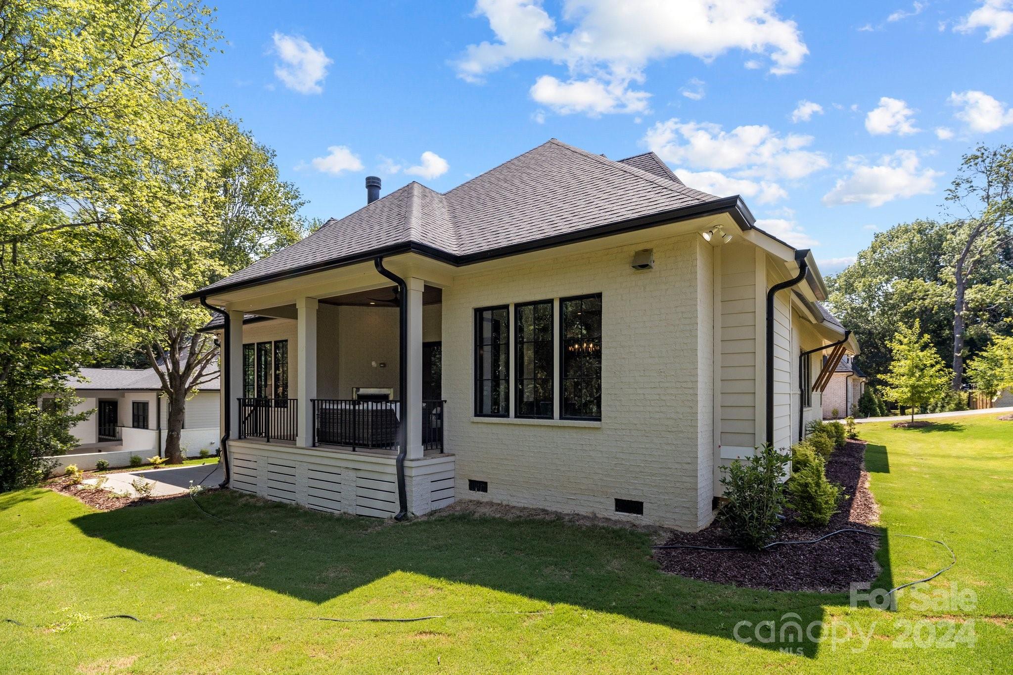 Chateau Sardis - Residential