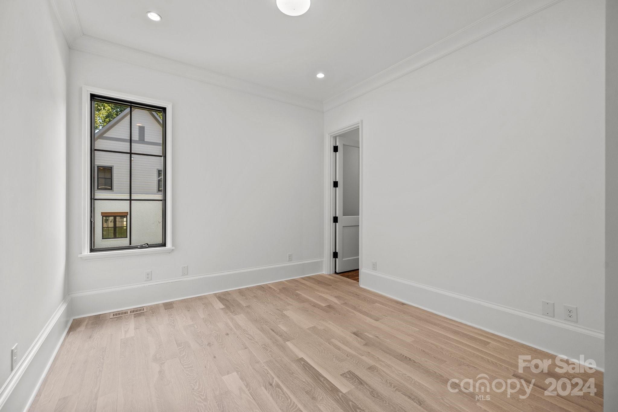 Chateau Sardis - Residential