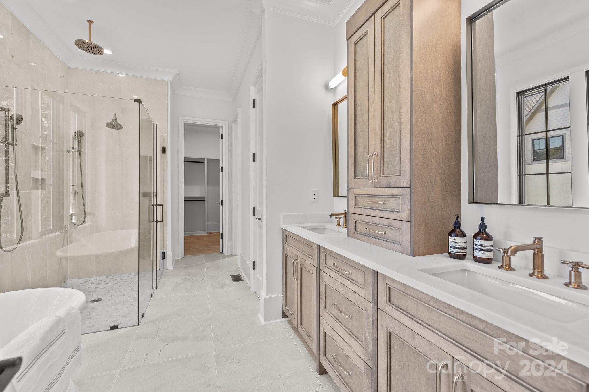 Chateau Sardis - Residential