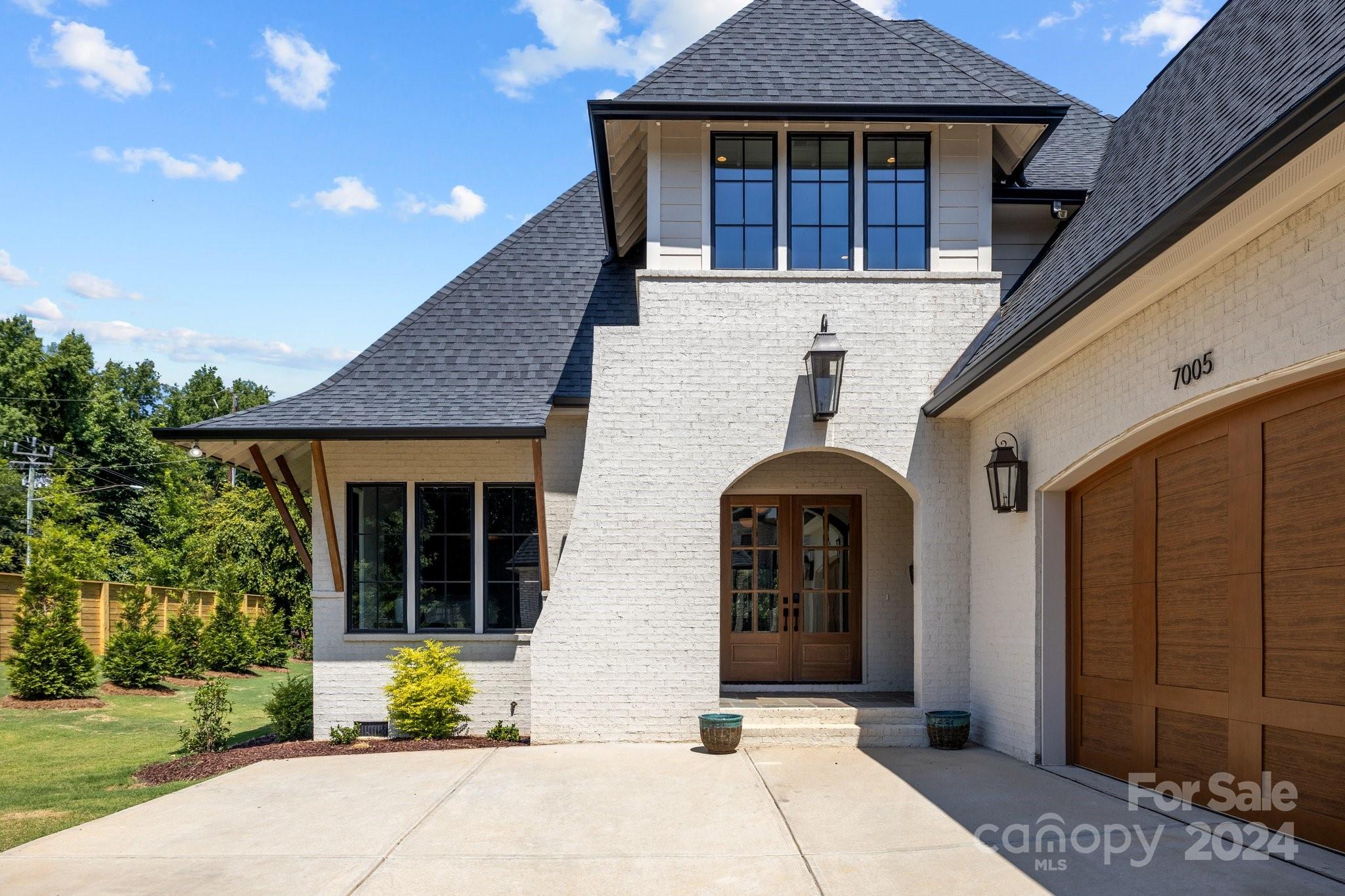 Chateau Sardis - Residential