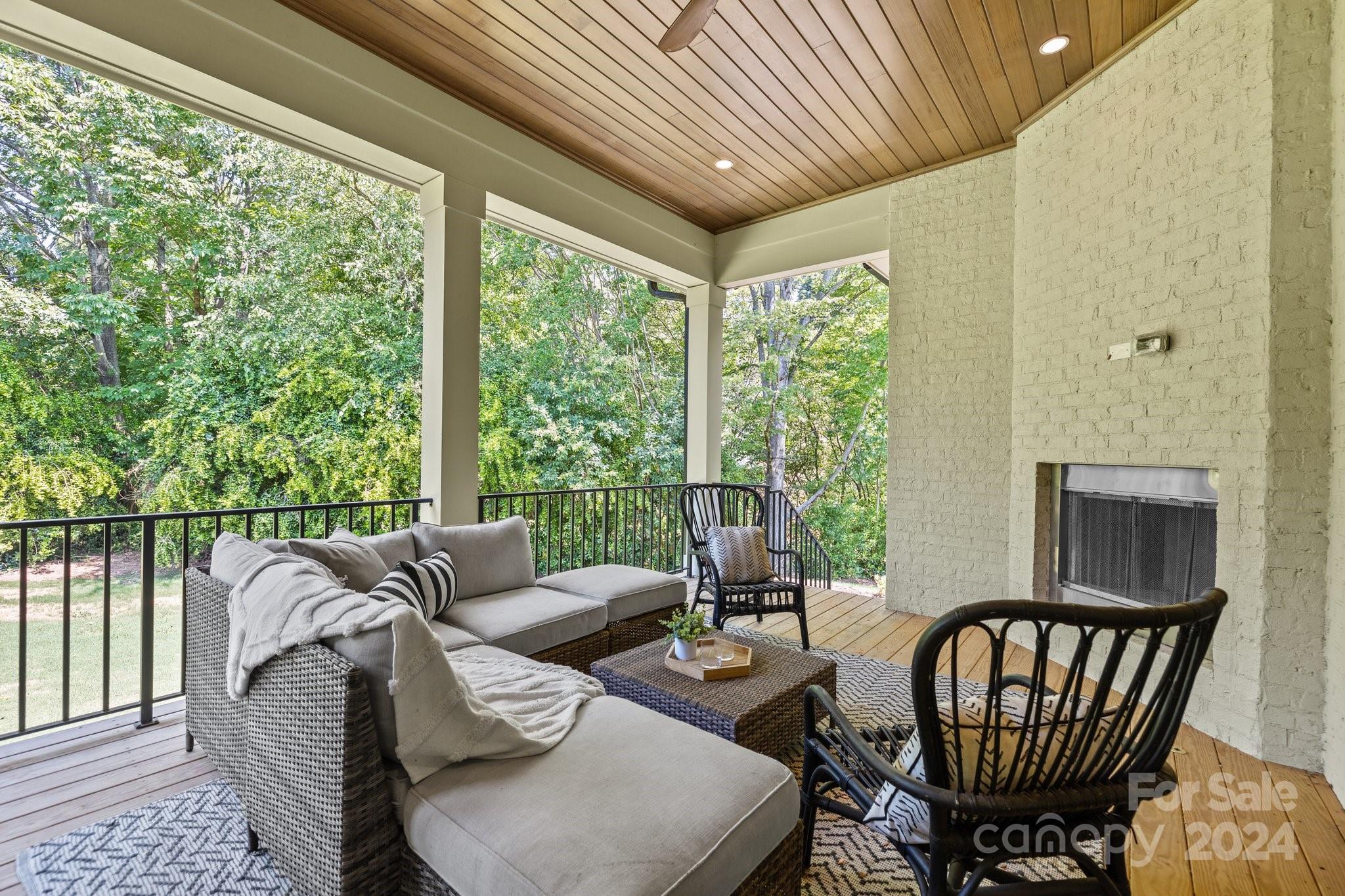 Chateau Sardis - Residential