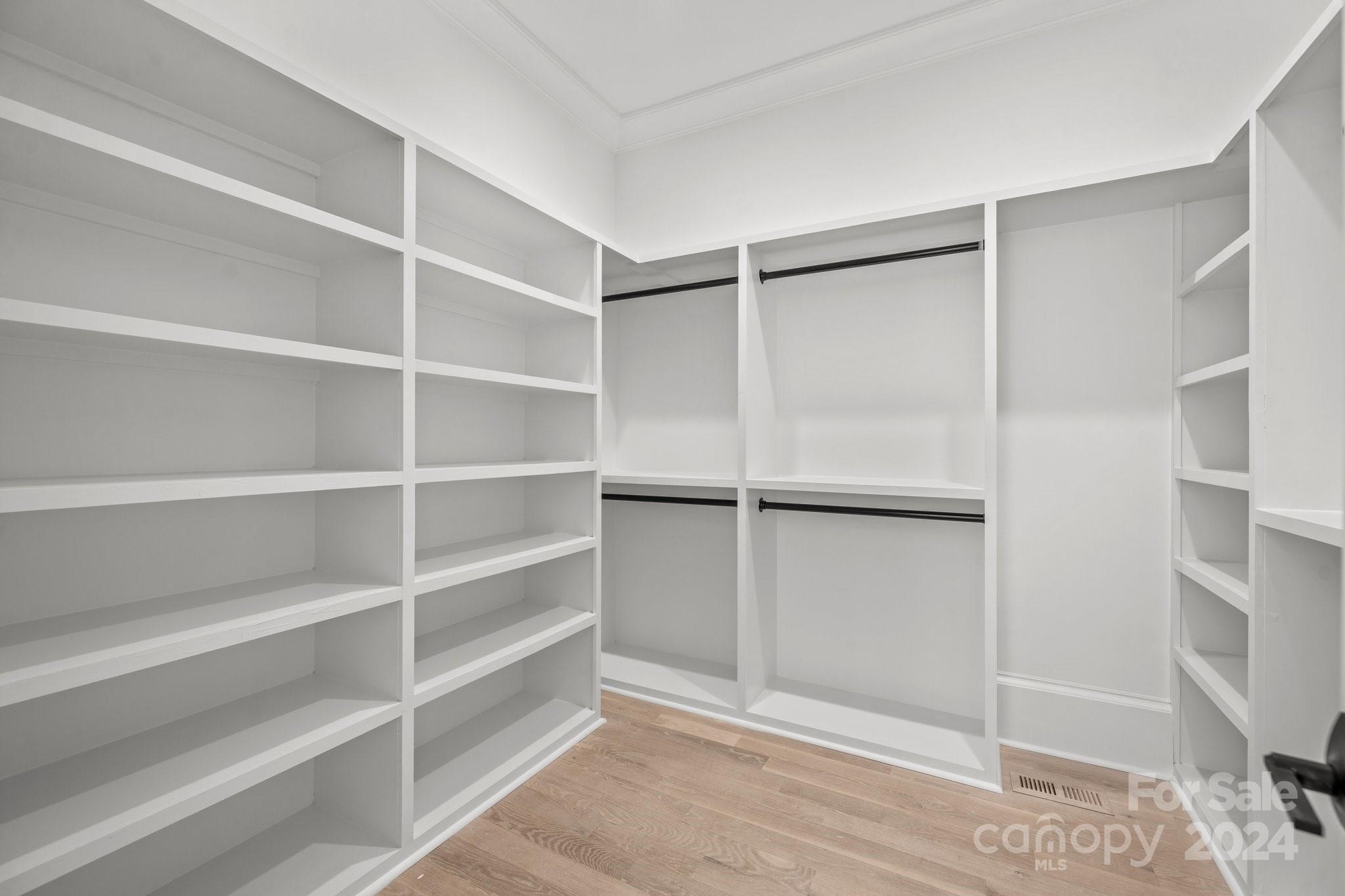 Chateau Sardis - Residential