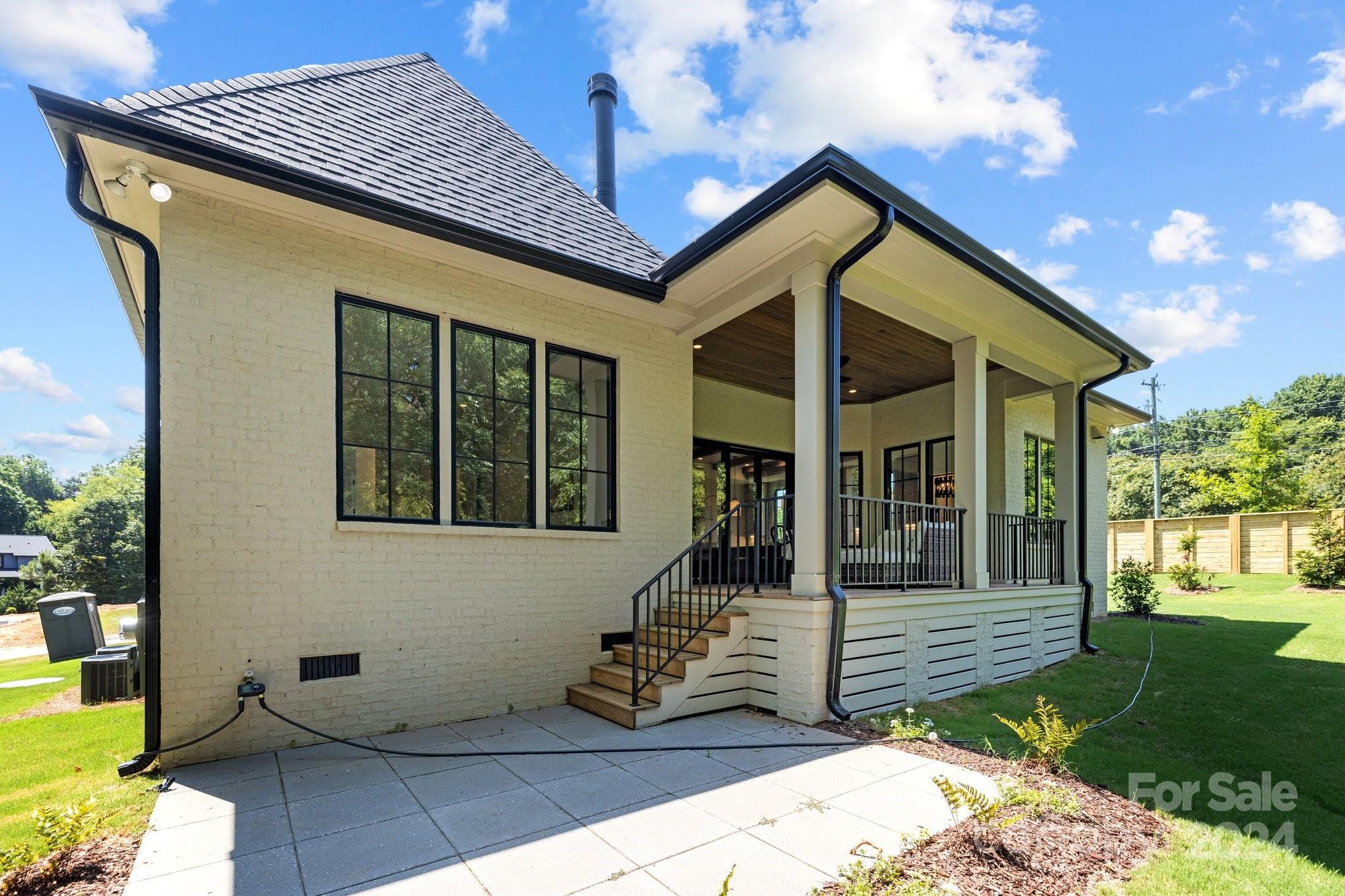 Chateau Sardis - Residential