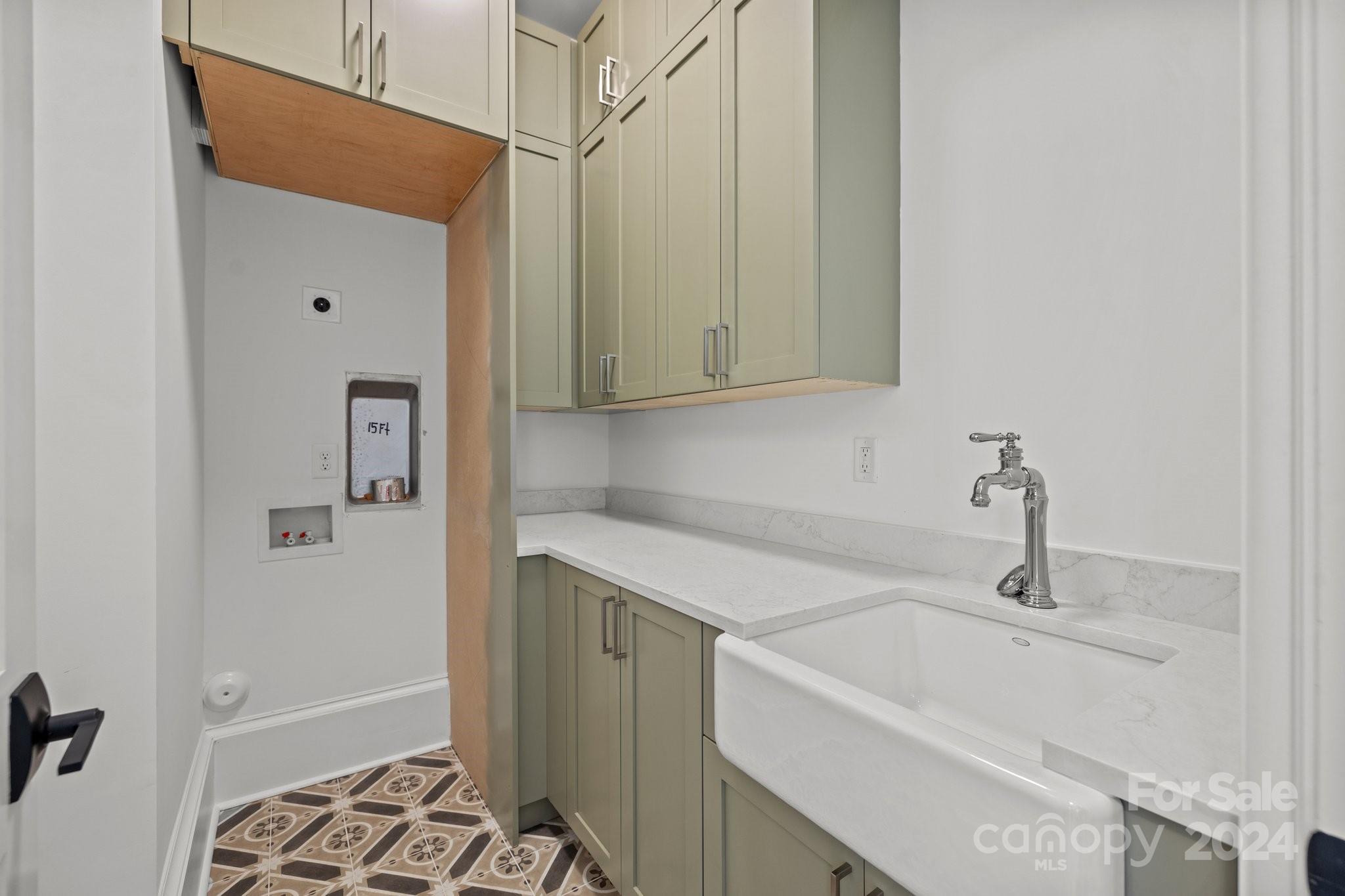 Chateau Sardis - Residential