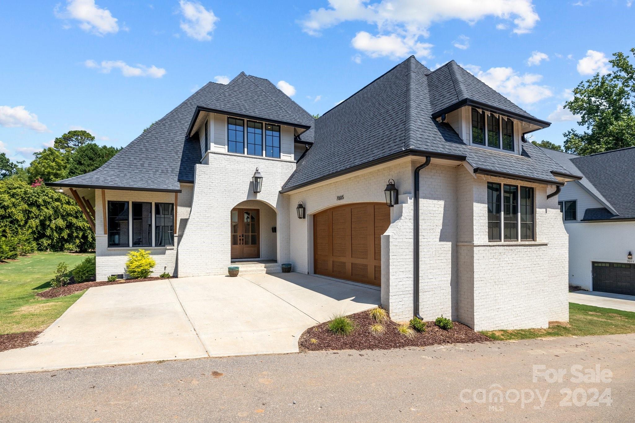 Chateau Sardis - Residential