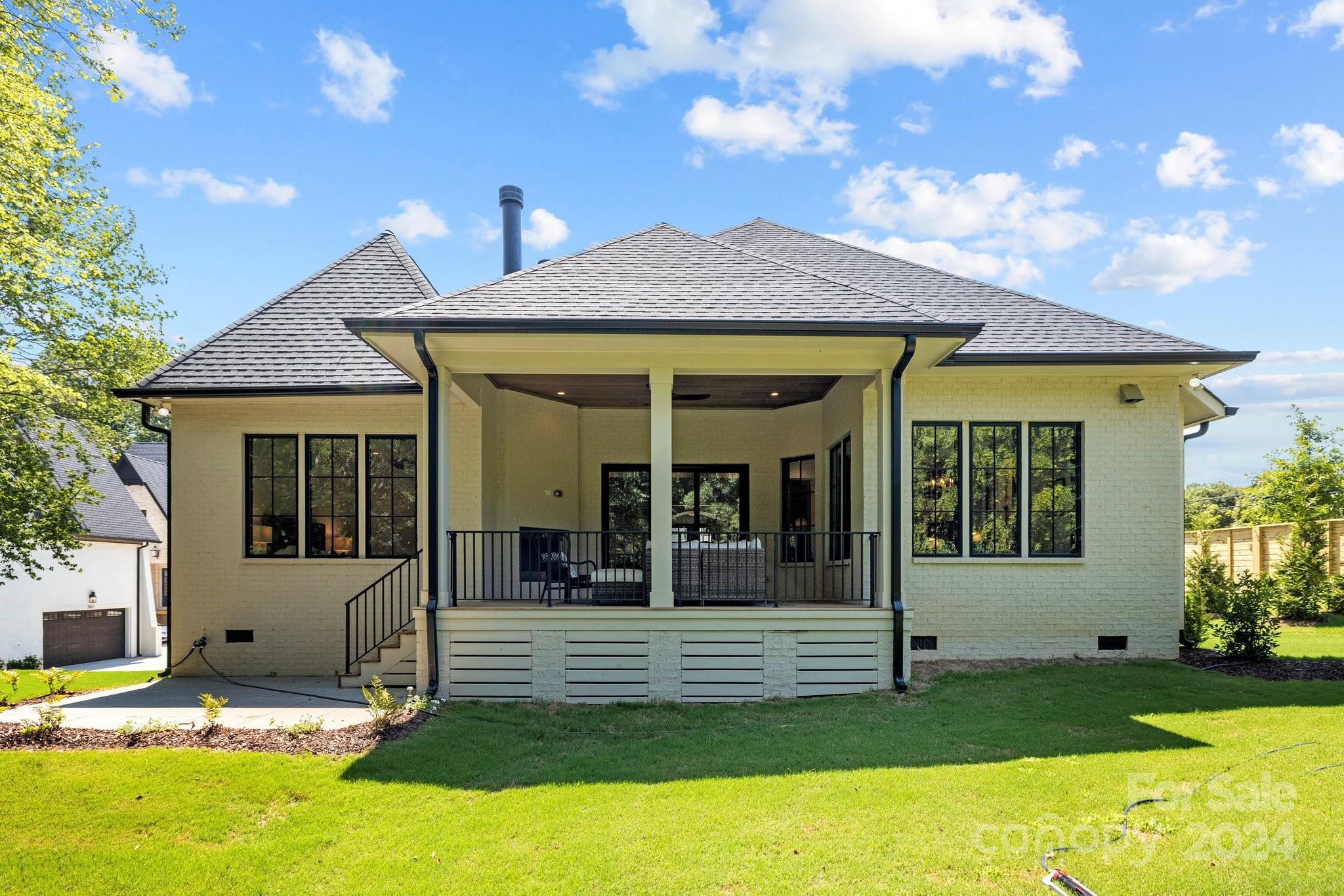 Chateau Sardis - Residential