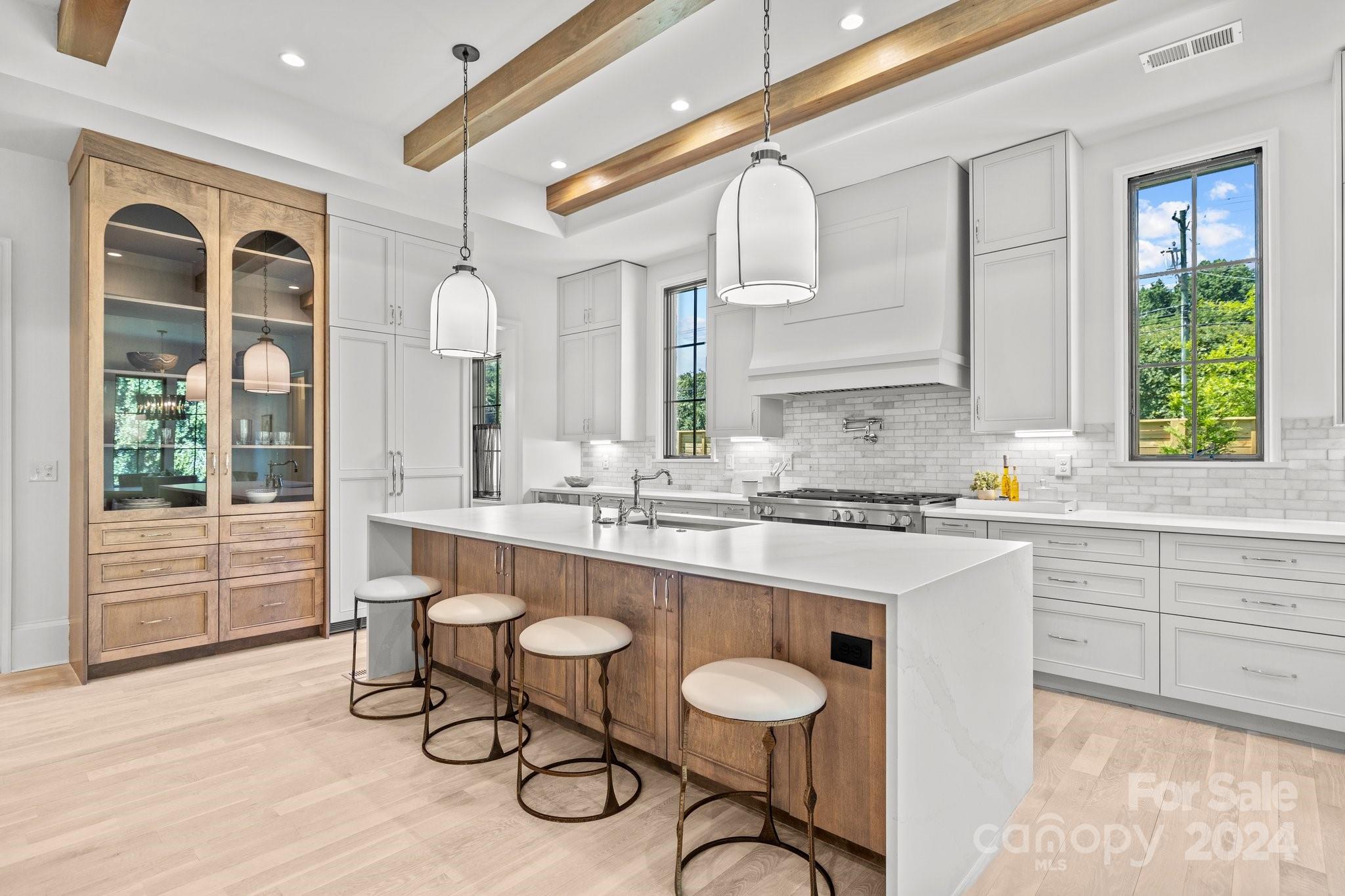 Chateau Sardis - Residential