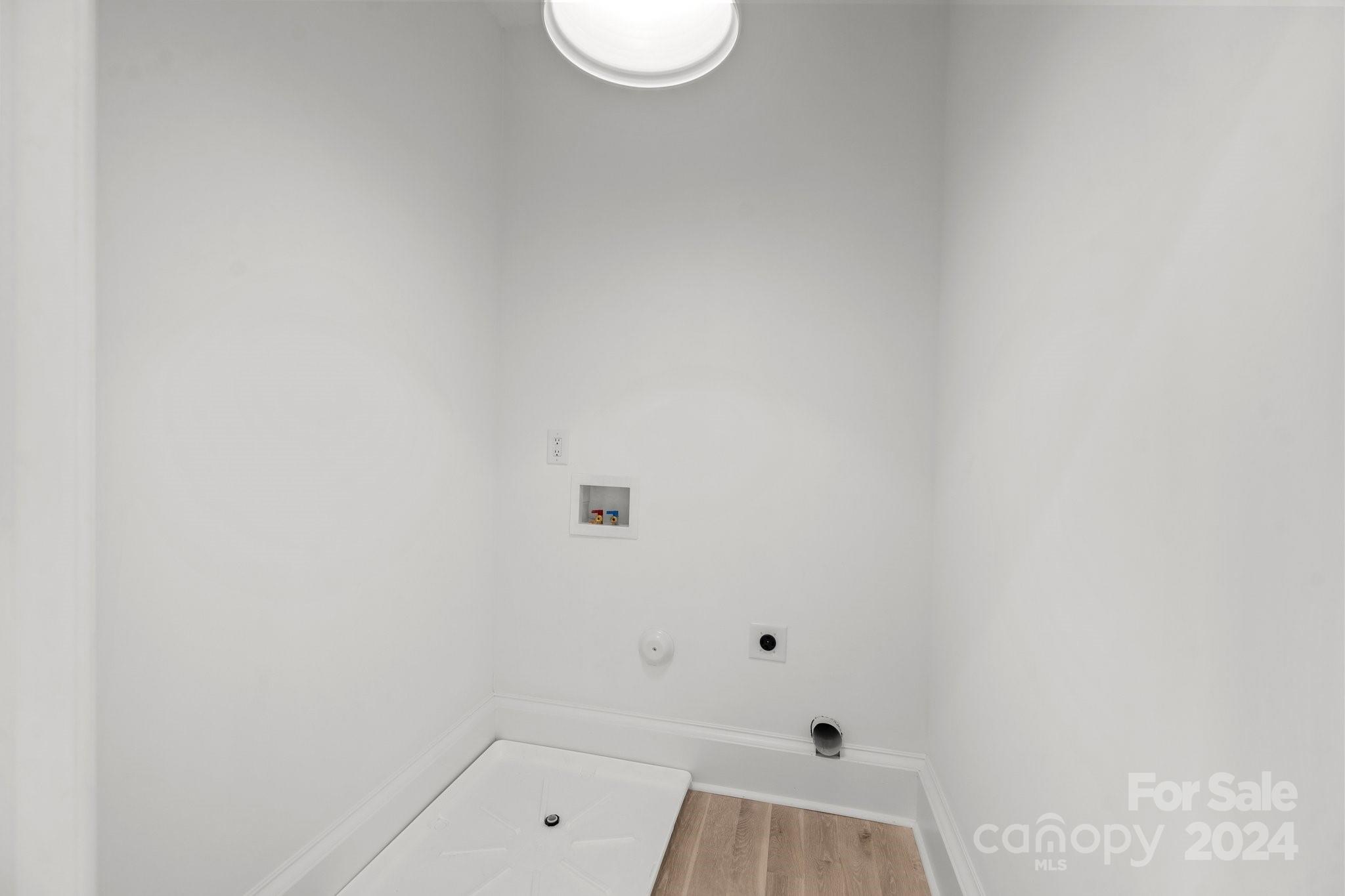 Chateau Sardis - Residential