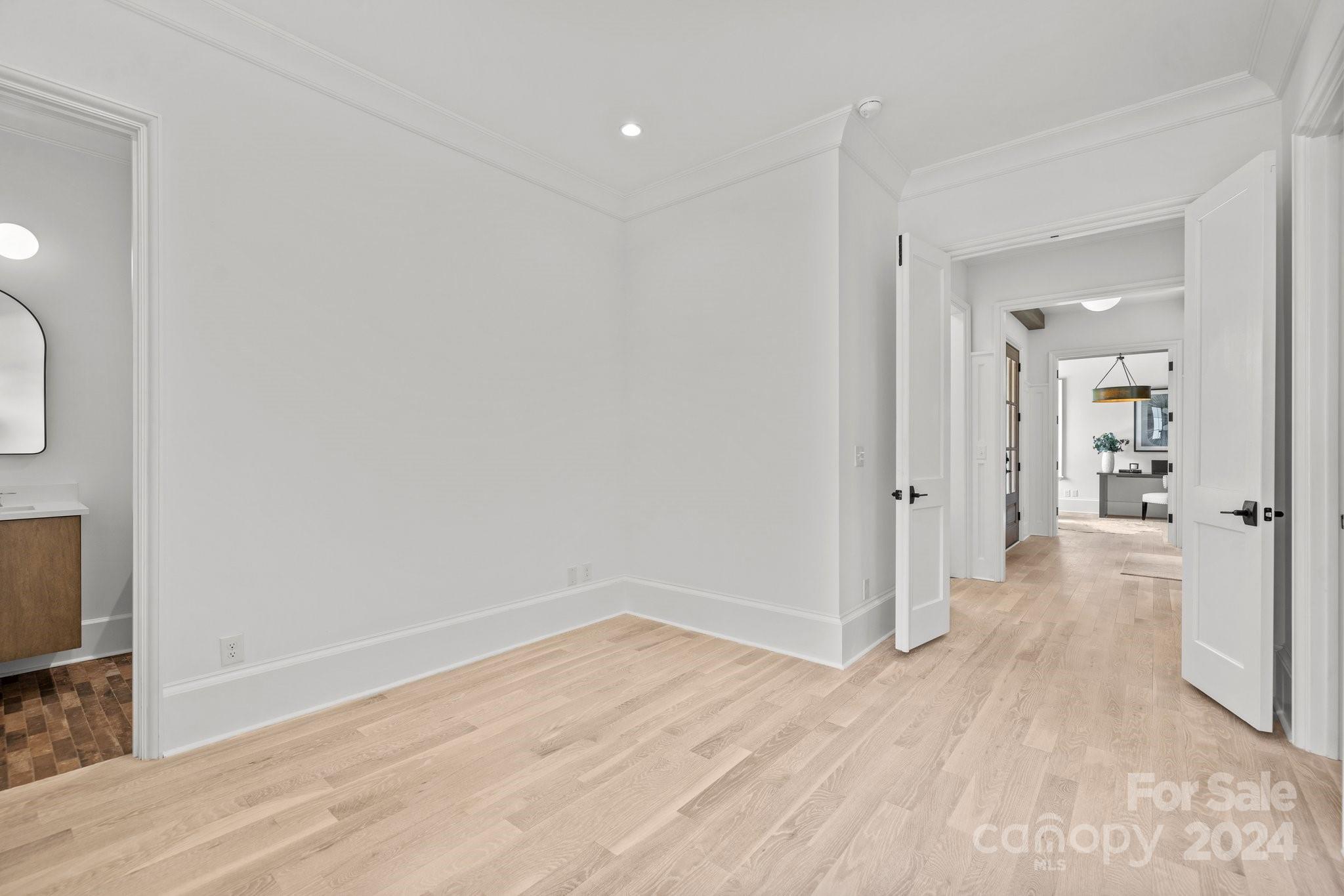 Chateau Sardis - Residential