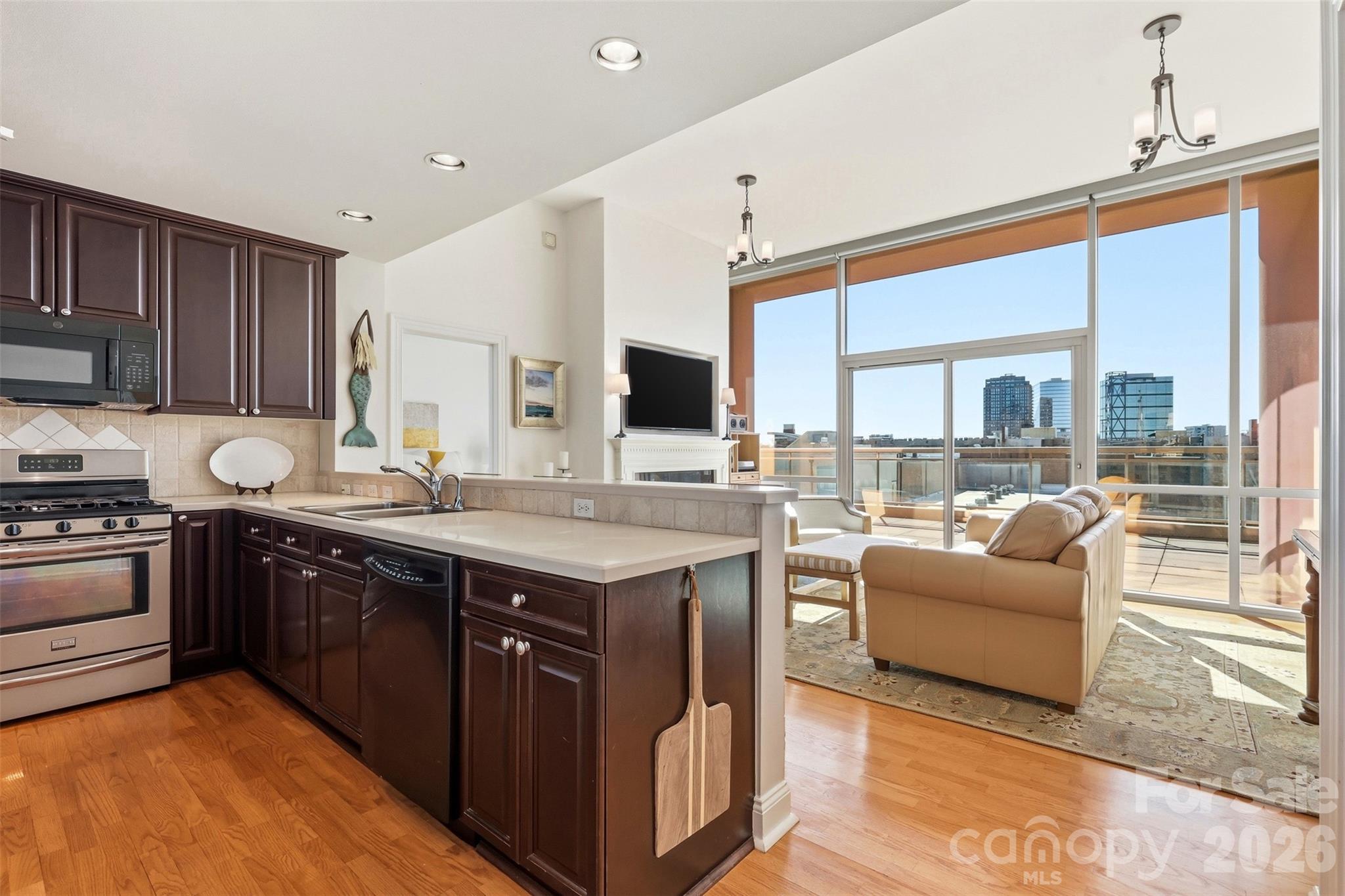 315 Arlington Avenue 504