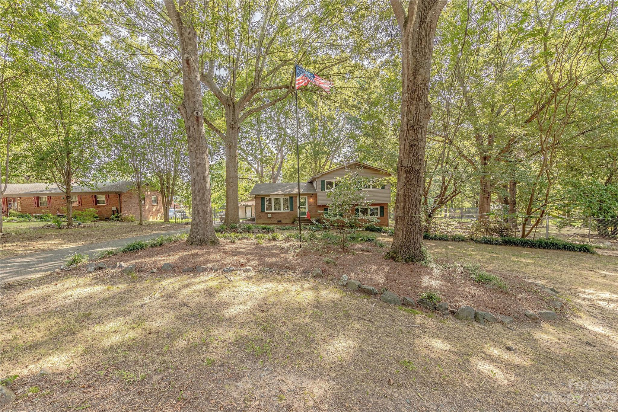 Pinedell - Residential