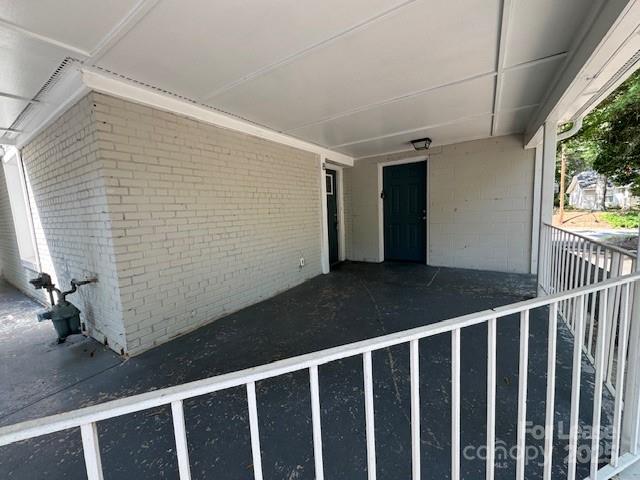 604 E Iredell Avenue 8