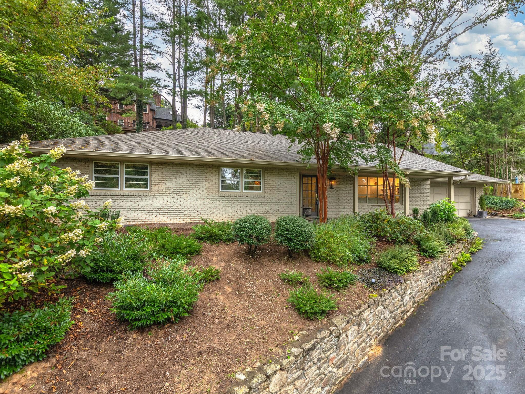85 E Euclid Parkway