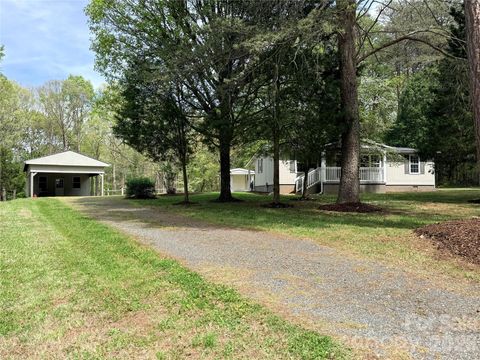 Photo of 136 Woodridge Lane, Mooresville, NC 28115 (MLS # 4373482)