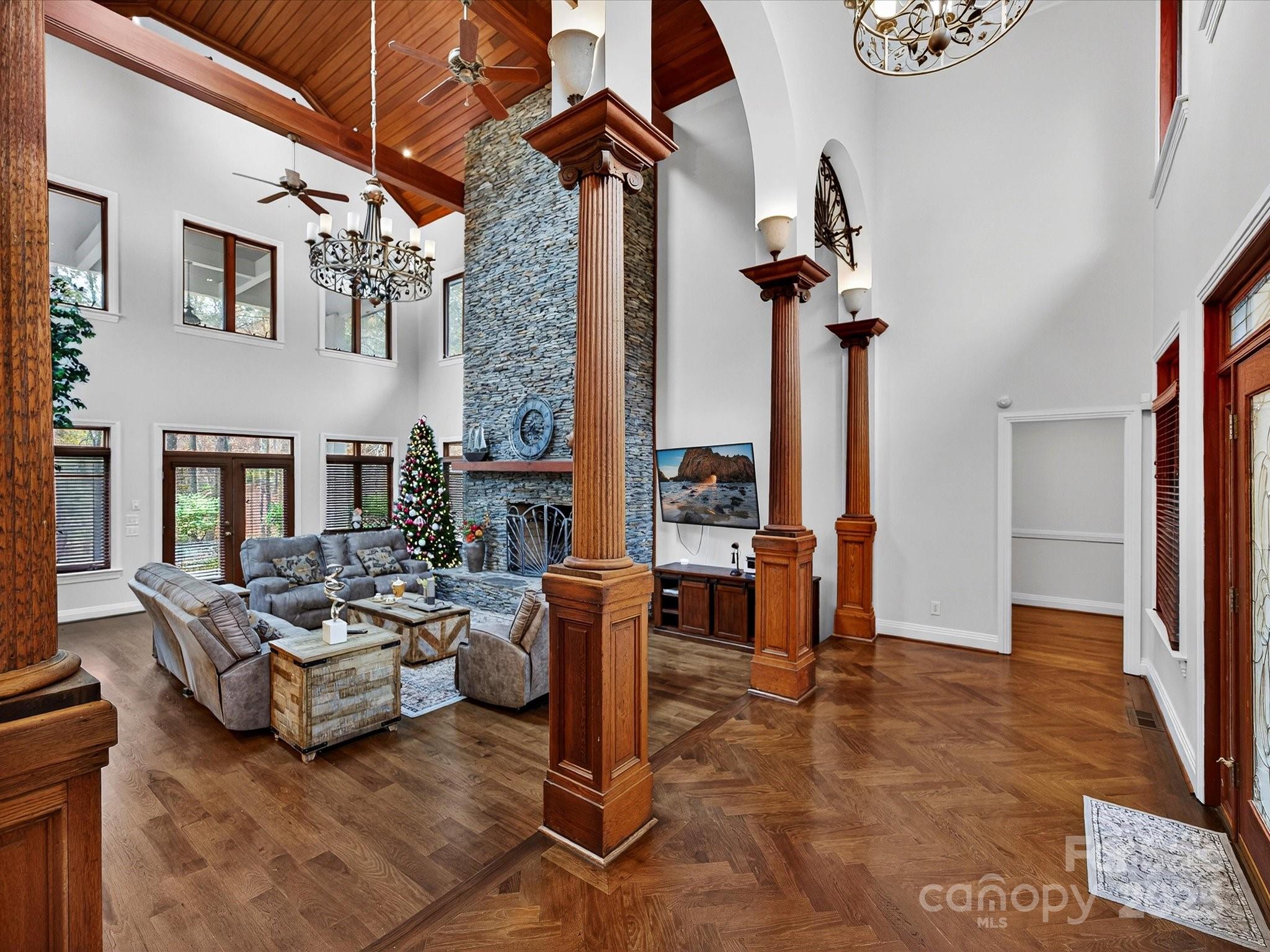 1609 Walden Pond Lane 28&29