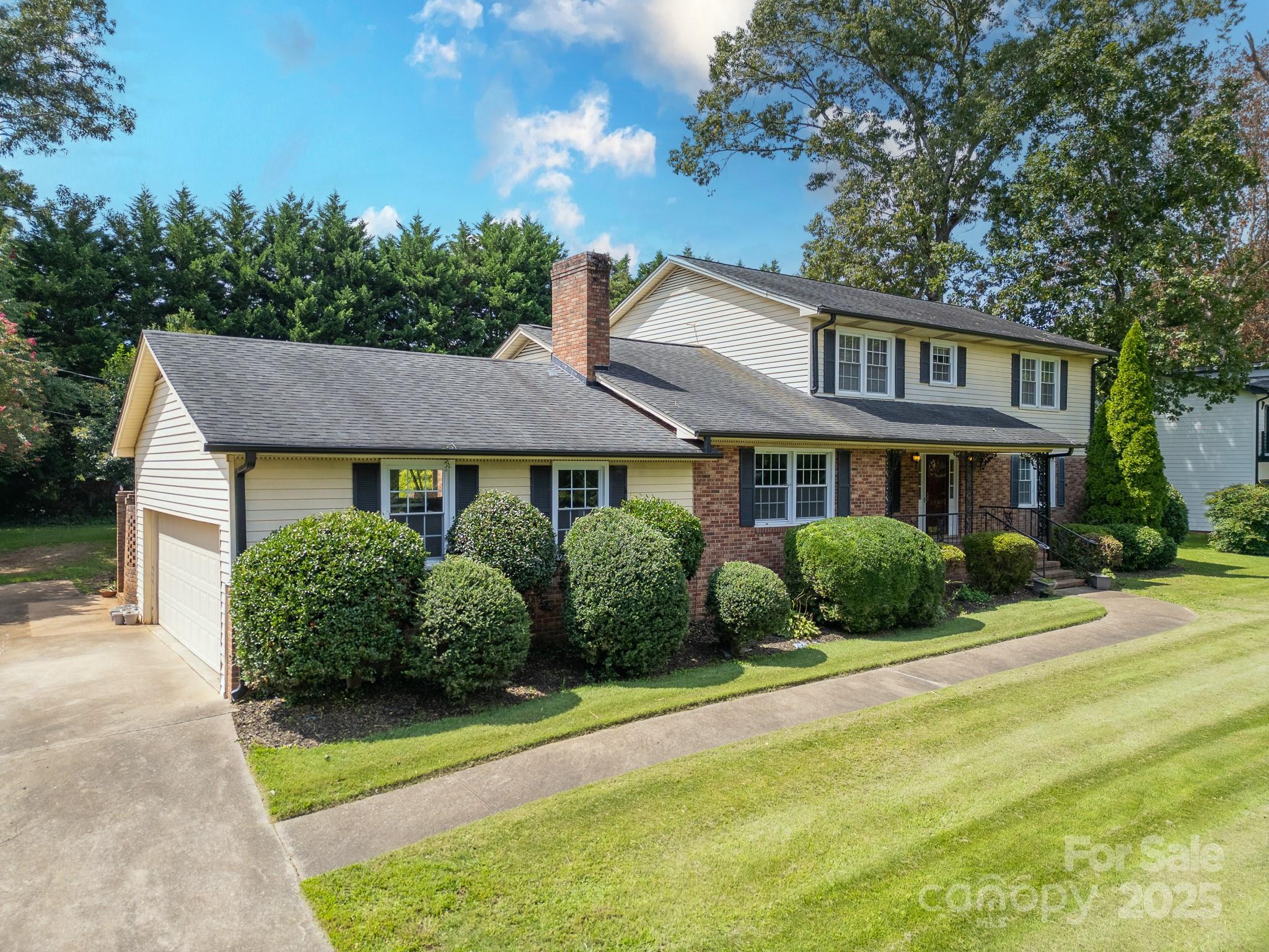 205 W Gaston Avenue