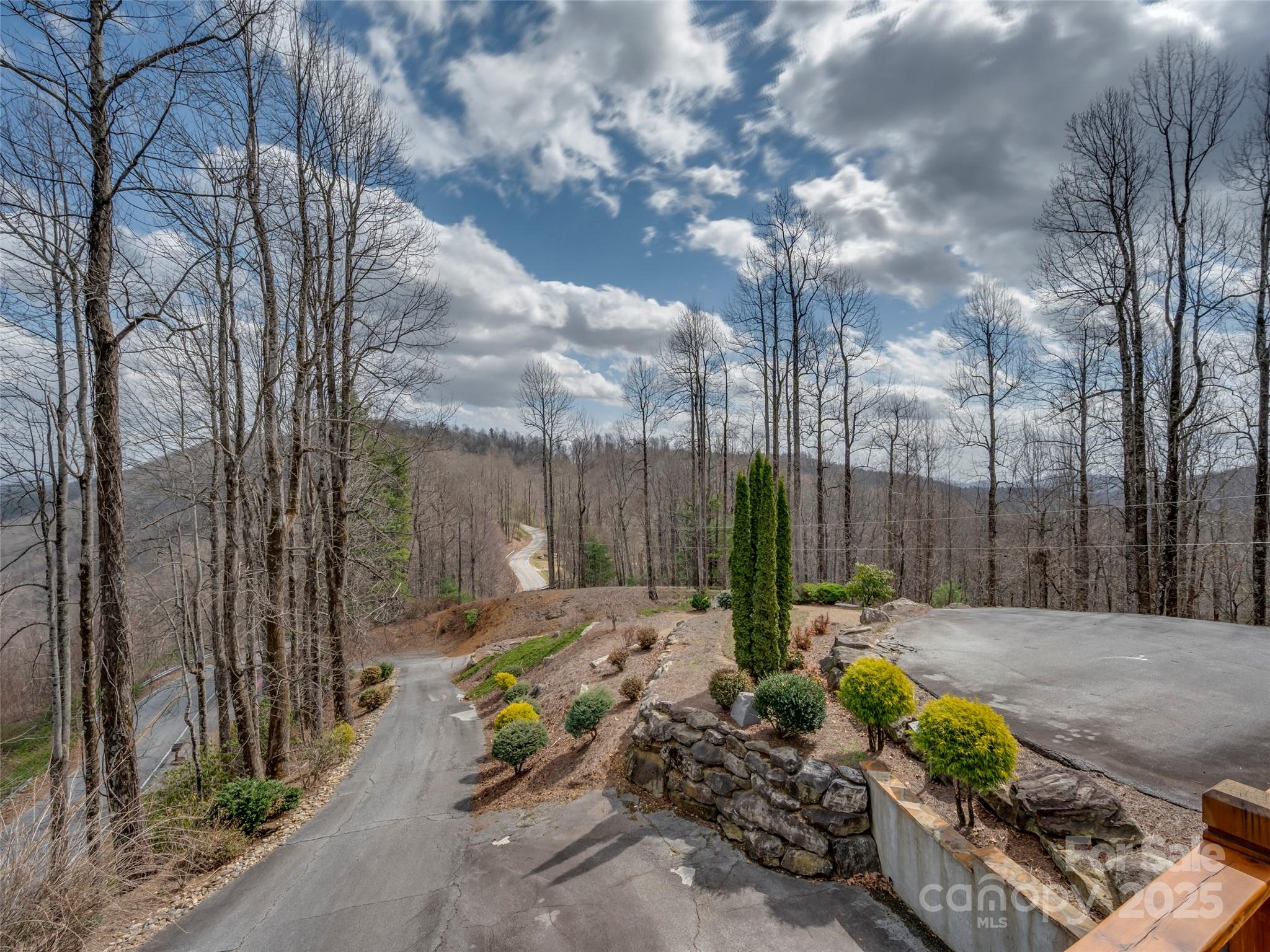 6777, 6773 Pinnacle Mountain Road