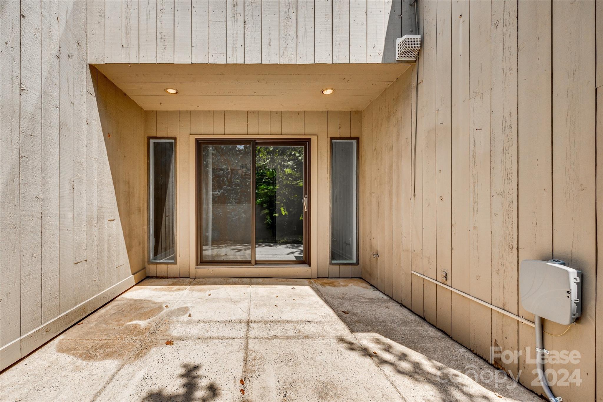 River Hills - Residential Lease