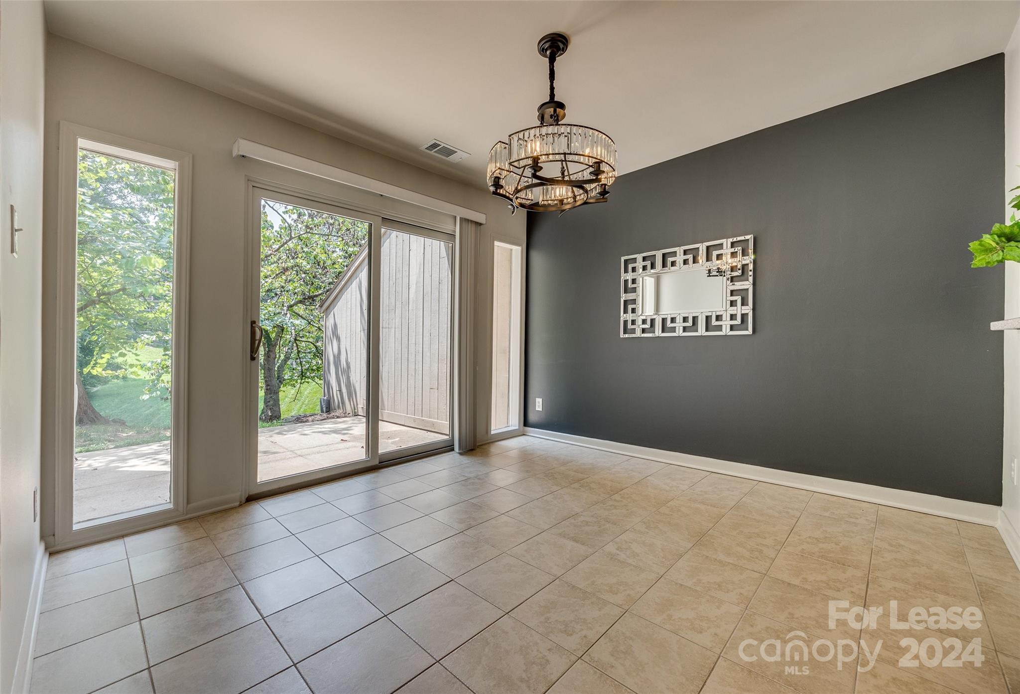 River Hills - Residential Lease