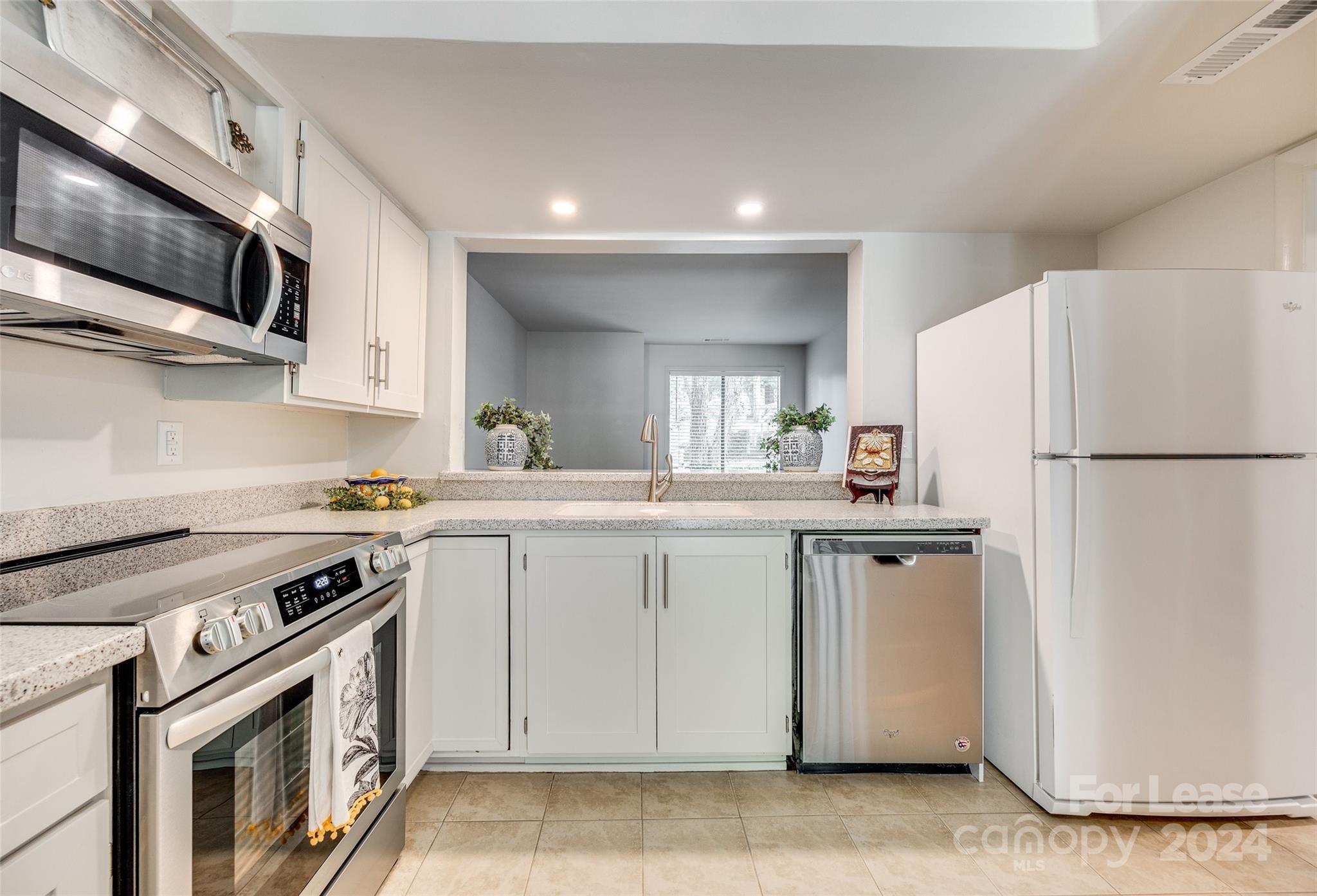 River Hills - Residential Lease