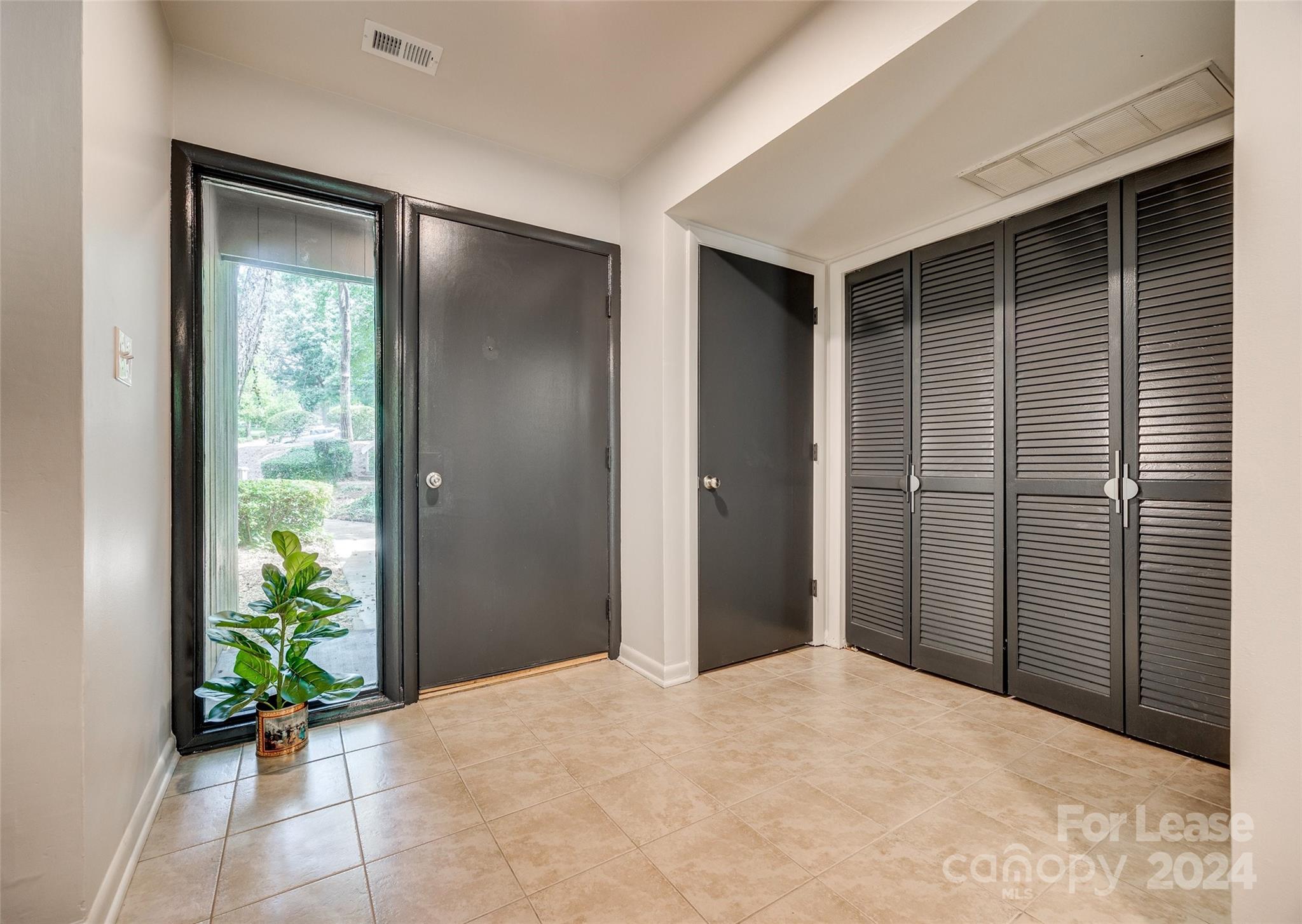 River Hills - Residential Lease