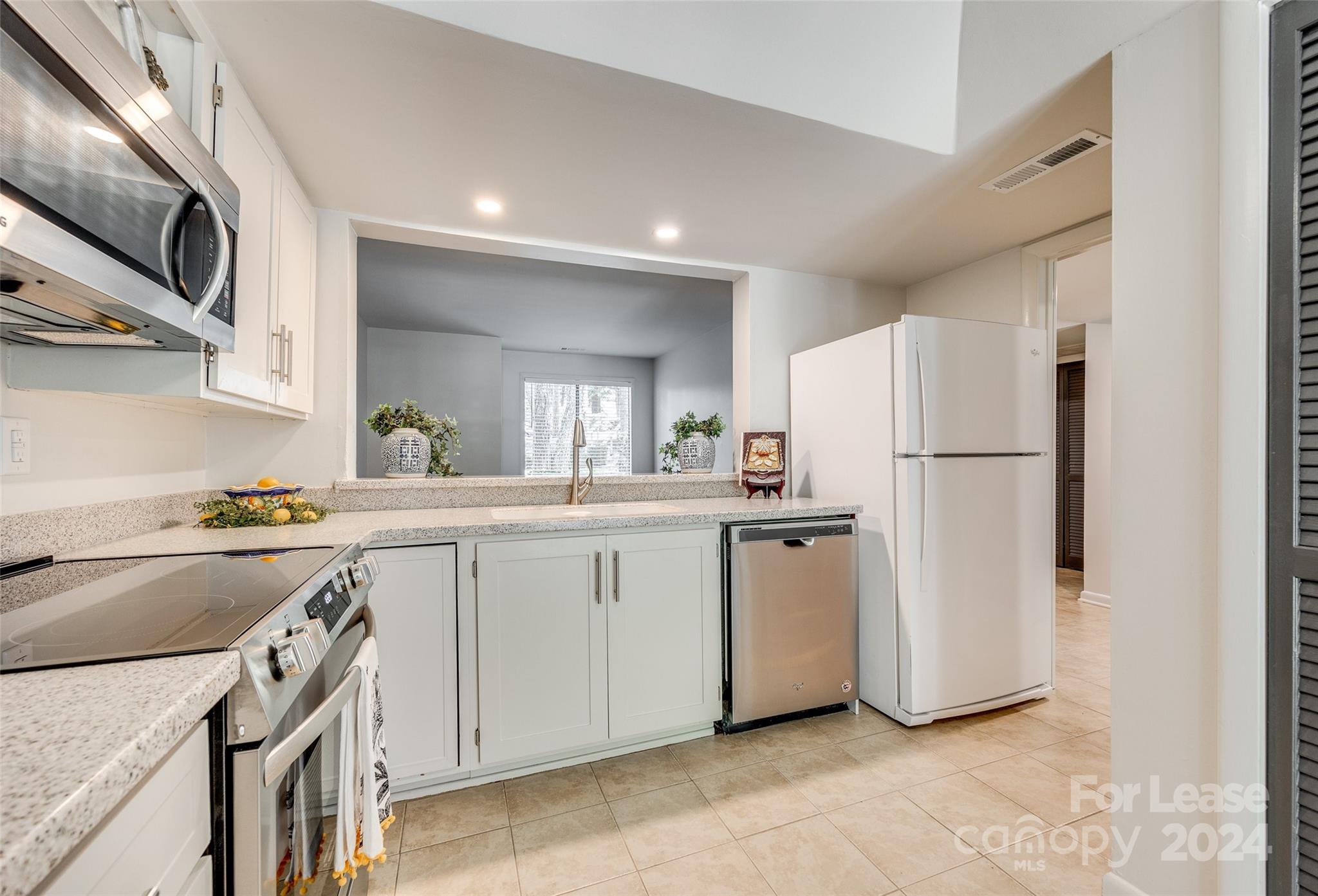 River Hills - Residential Lease