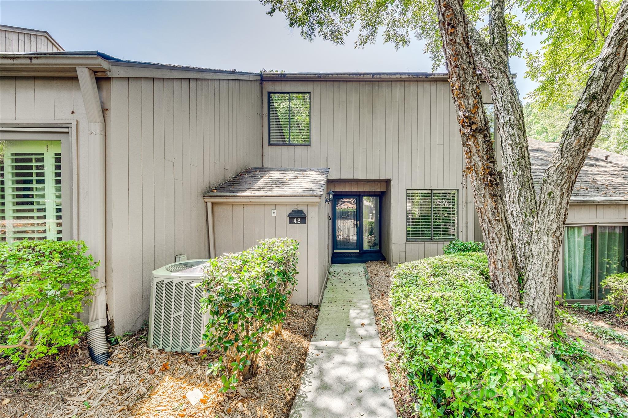 River Hills - Residential Lease