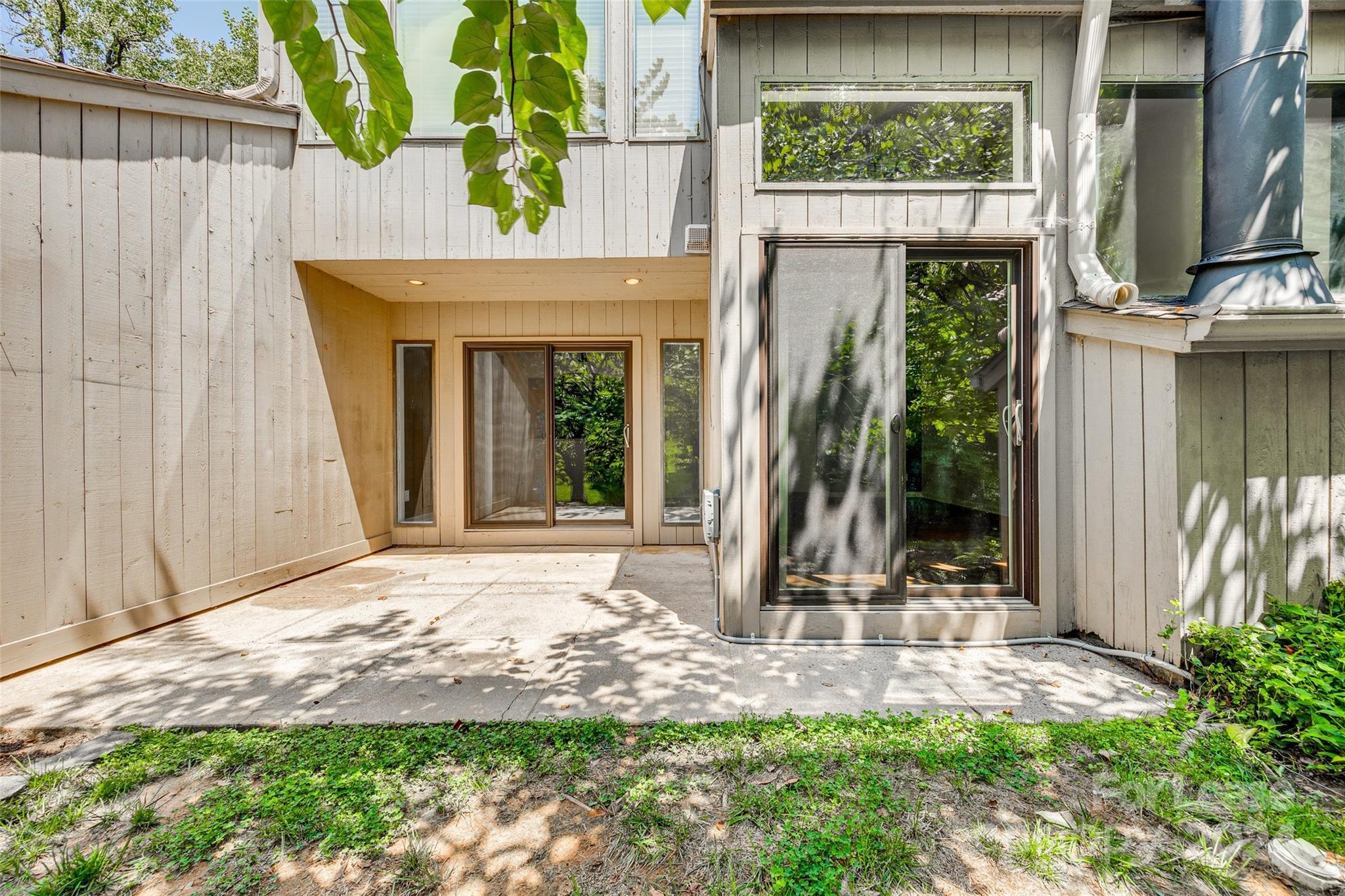 River Hills - Residential Lease