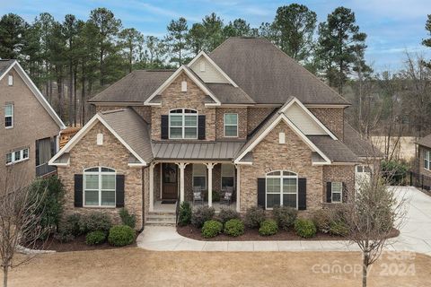 Photo of 16615 Doves Canyon Lane, Charlotte, NC 28278 (MLS # 4110015)